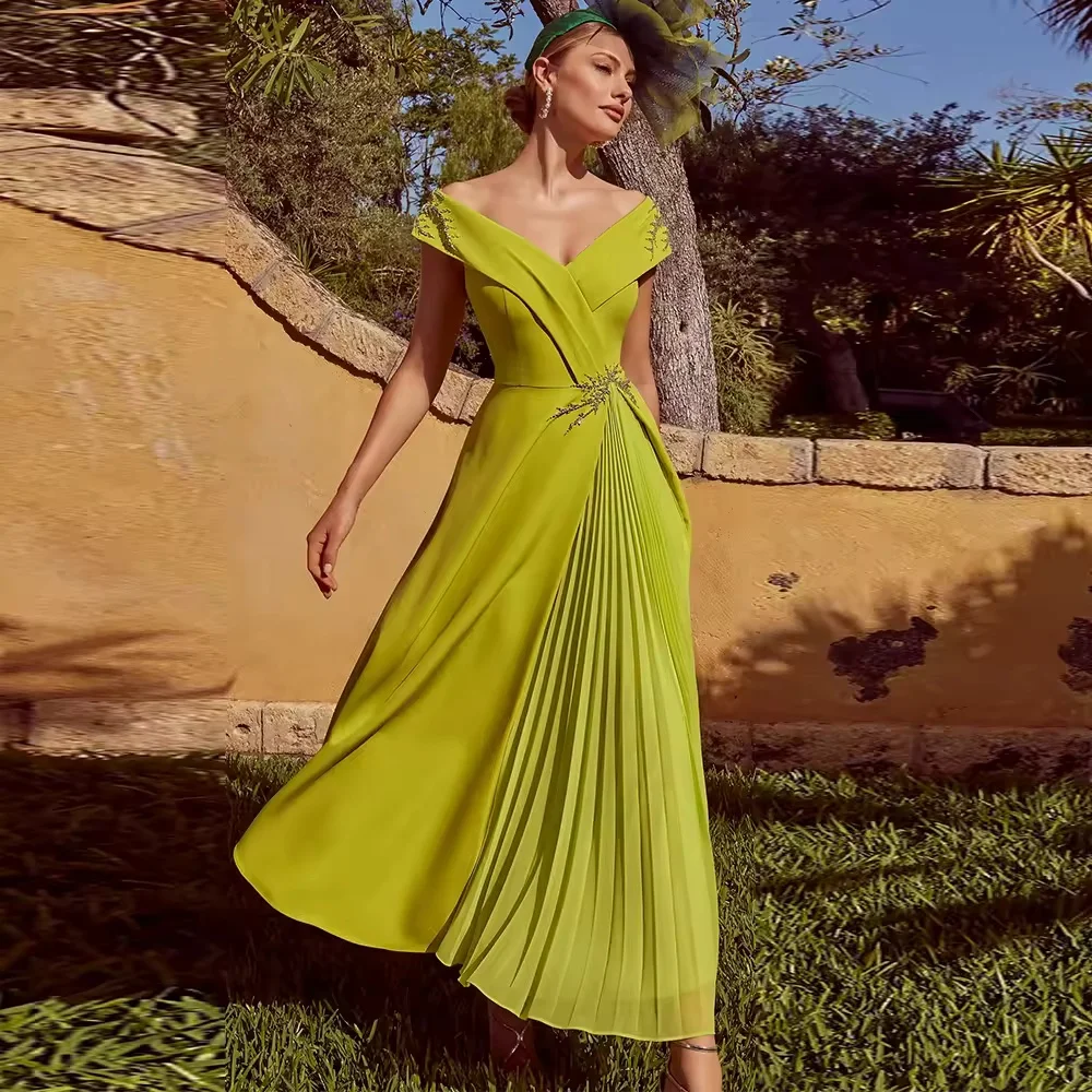 

Customized Fashion Mother of the Bride Dresses Crepe Fabric A-line Gown Off-the-shoulder Rhinestones Ruched Groom's MotherDress