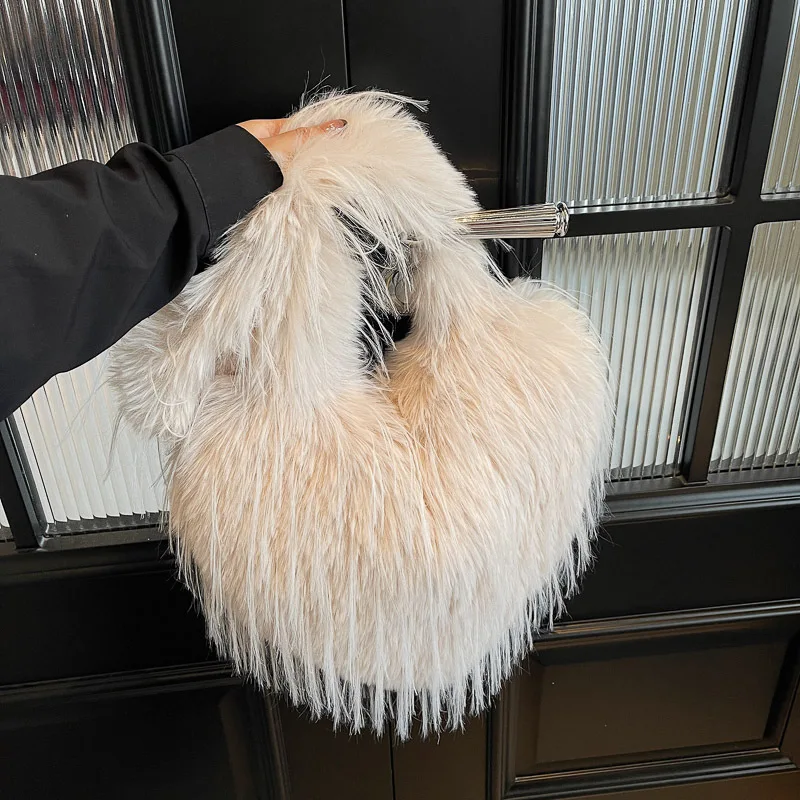 

Autumn Winter Women's Fluffy Plush Heart Handbags Fashion Cool Girls Large Capacity Underarm Shoulder Bag Daily Casual Tote Bag