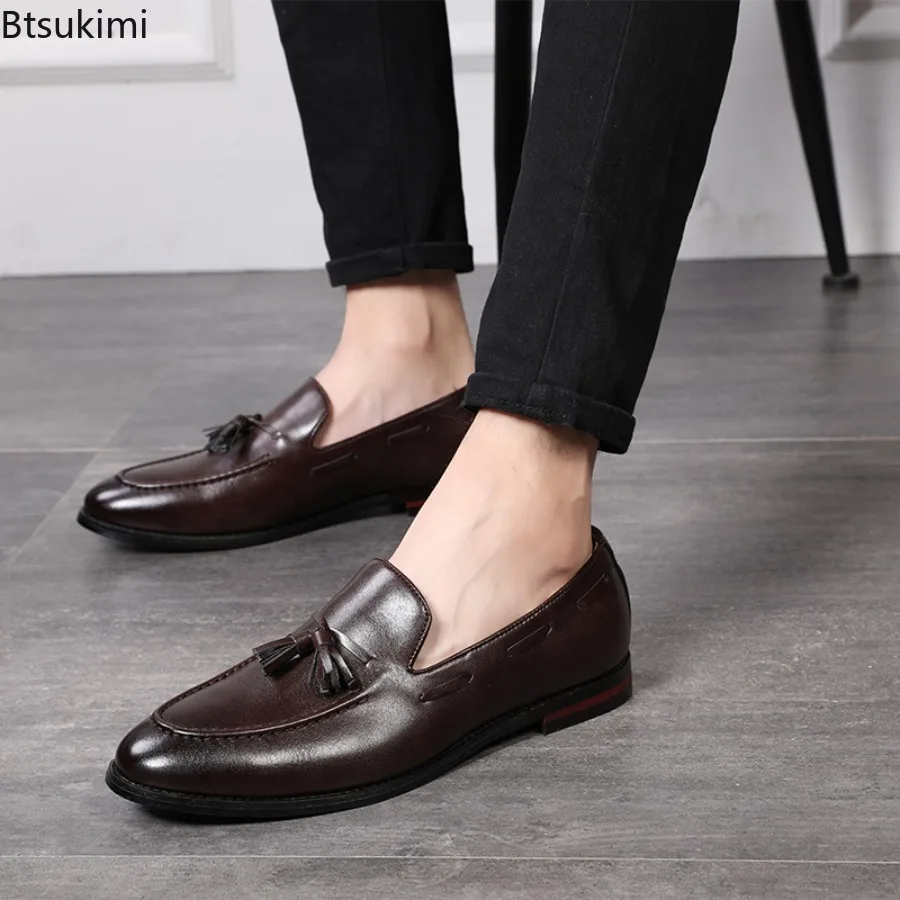 New 2025 Men's Fringe Style Loafers Shoes Slip-on Pointed Toe Leather Shoes for Men Business Office Breathable Casual Shoes Male