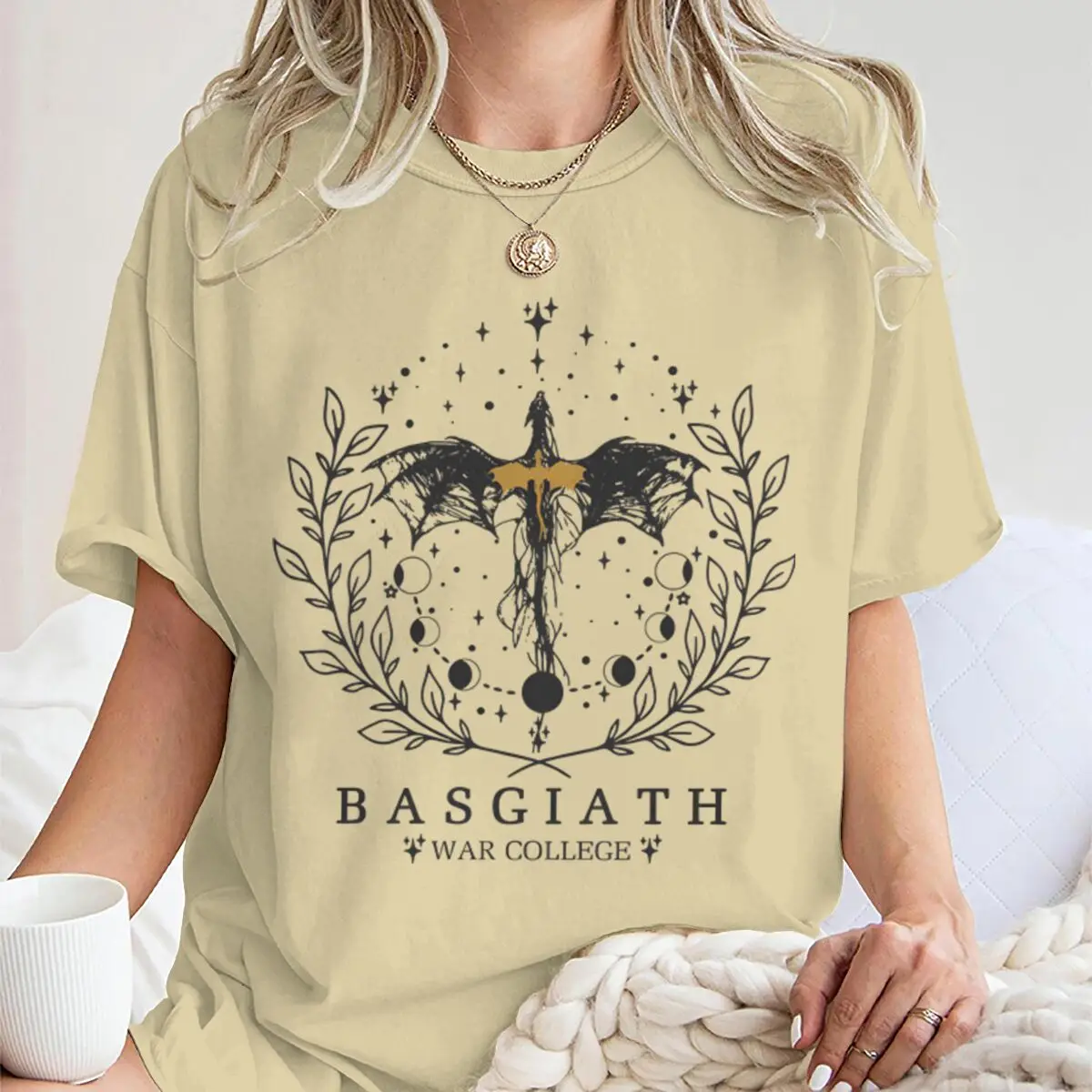 Bookish Dragon "Basgiath War College" Inspired T-shirt Vintage Fourth Wing Books Fan Women Men Bookishness Tee