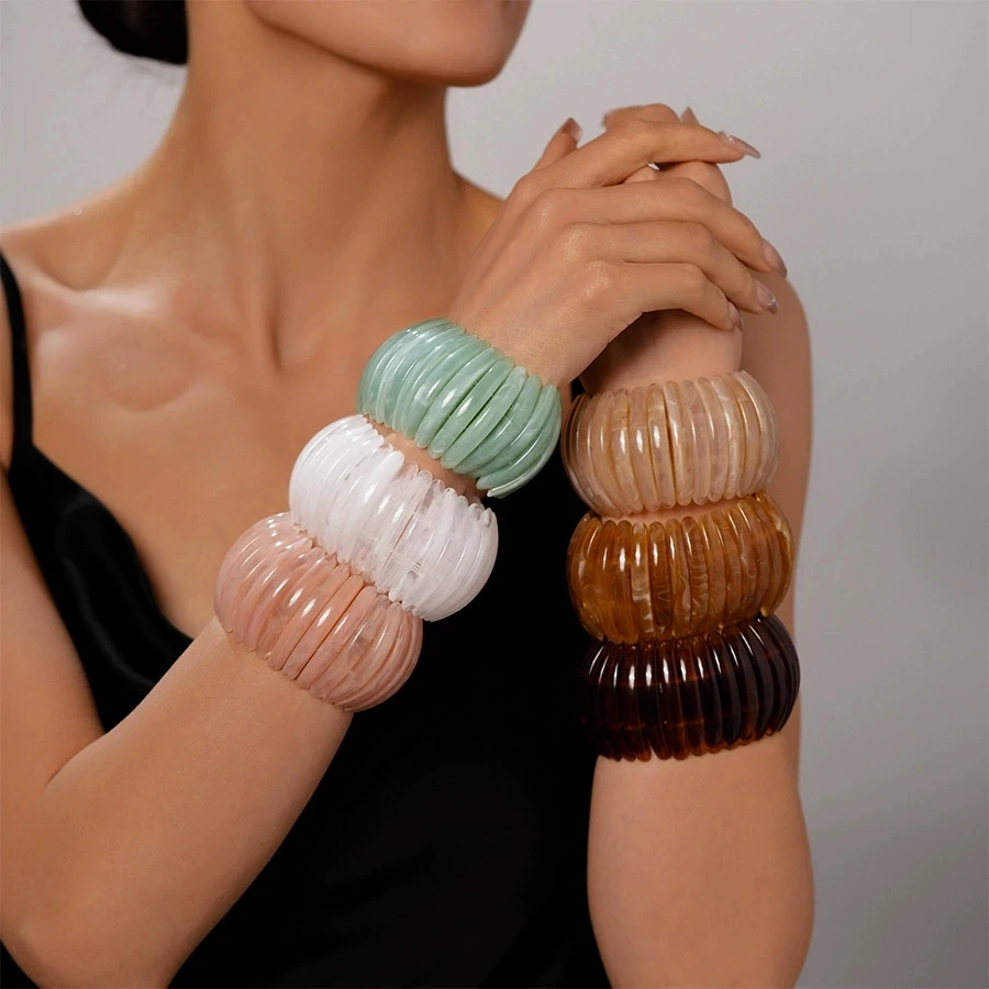 HUANQI 2025 New Retro Acrylic Texture Dyeing Geometric Circle Bracelet for Women Girl Leisure Vacation Personalized Luxury