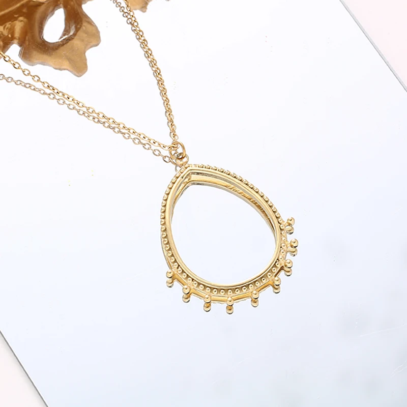 

Vintage Stainless Steel Hollow Waterdrop Pendant Necklaces for Women Gold Plated Clavicle Necklaces Female Jewelry Gifts