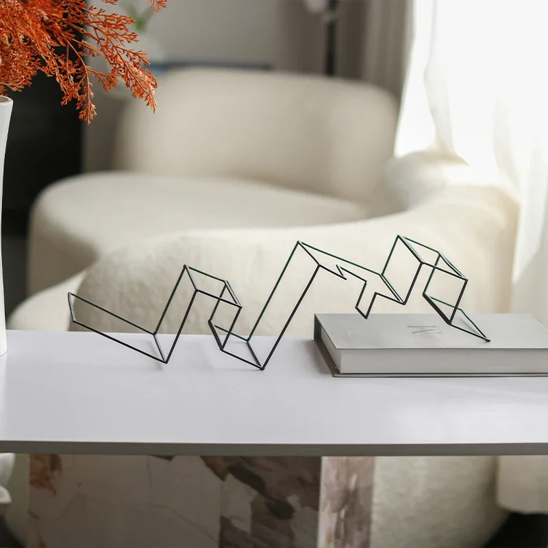 Wholesale Unique Products Decoration Hotel Handmade 3d Wire Irregular Metal Art Decor Home Accessories