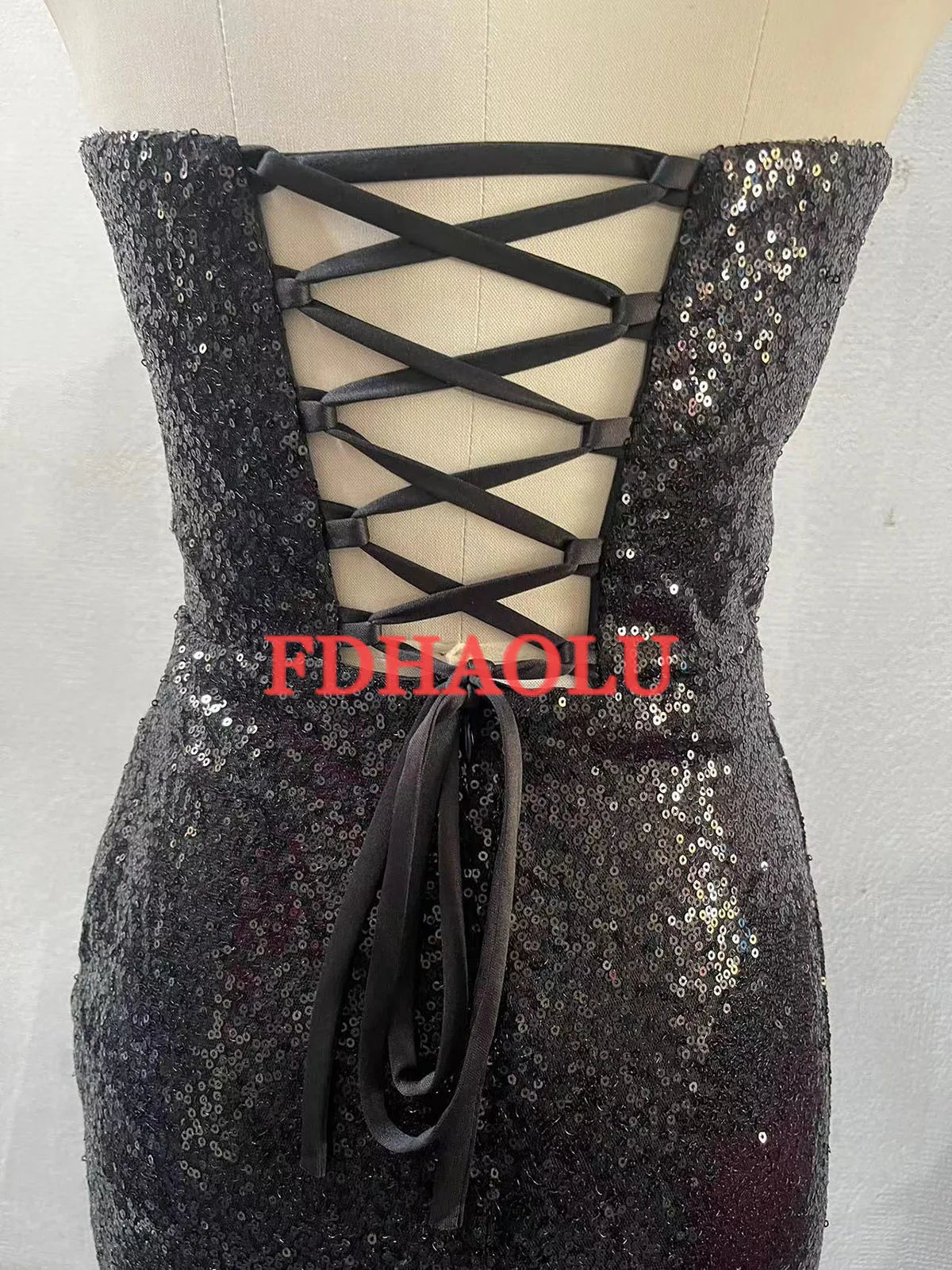 Customized Black Mermaid Evening Dresses 2024 Strapless V Neck Shiny Bodycon Dubai Prom Dress Arabia Backless Bride Party Gowns