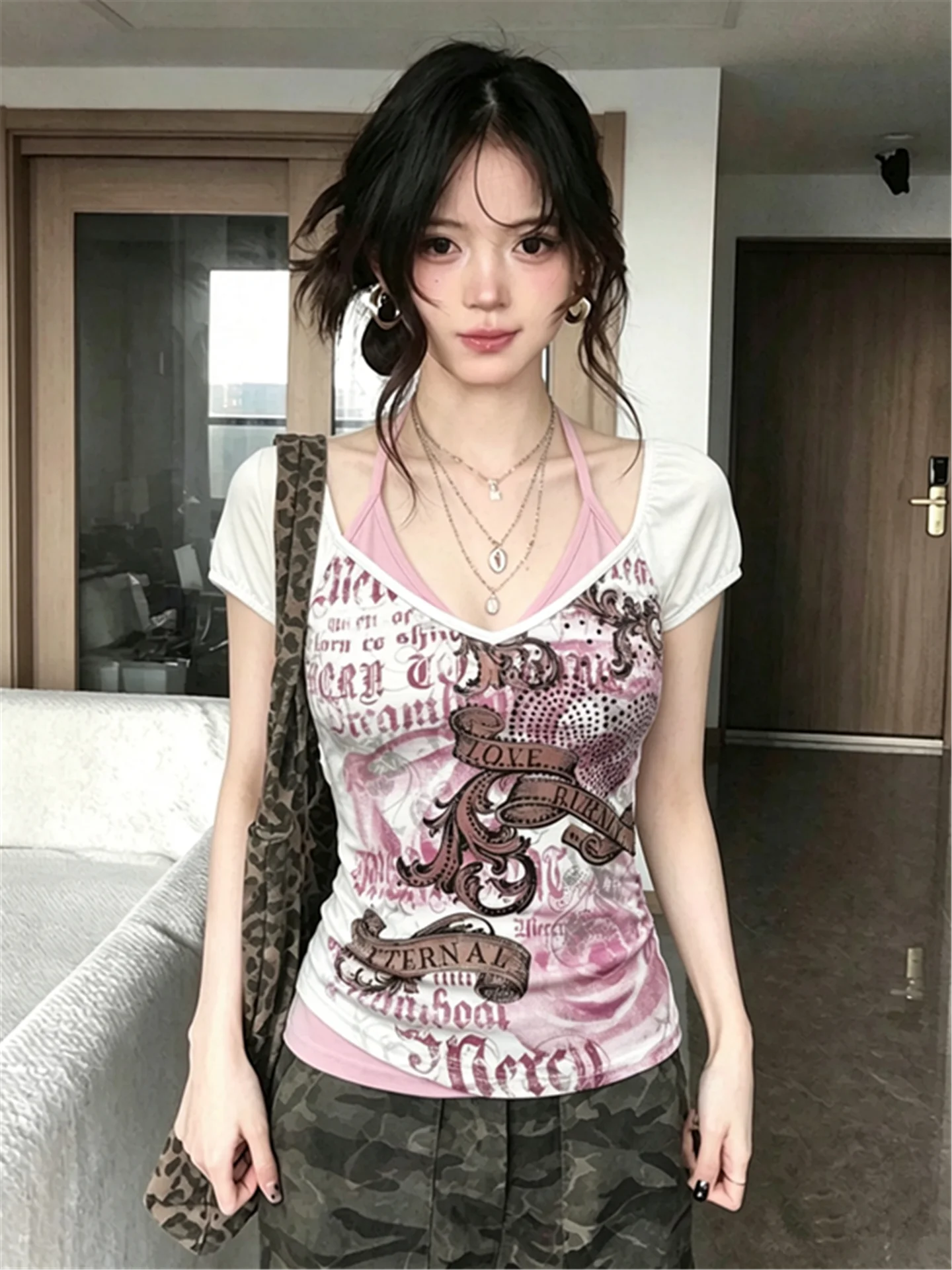 American Hot Girl White Print Collarless Fake Two-Piece Short Sleeve T-Shirt Women Summer Y2K Subculture Slim Fit Short Top
