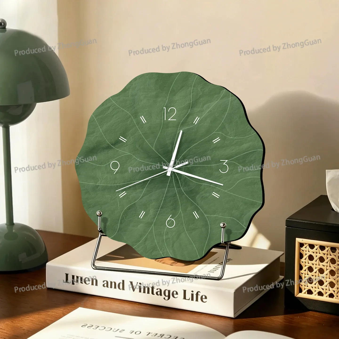Retro Green Lotus Leaf Desktop Creative Clock Guest Restaurant 2026 New Clock Cupboard Classy Decorative Ornaments