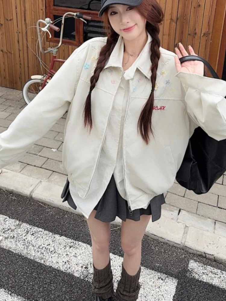 Korean Vintage Floral Embroidery Short Jacket Women Autumn Casual Retro Style Loose Fit Turn Down Collar Fashionable Outerwear