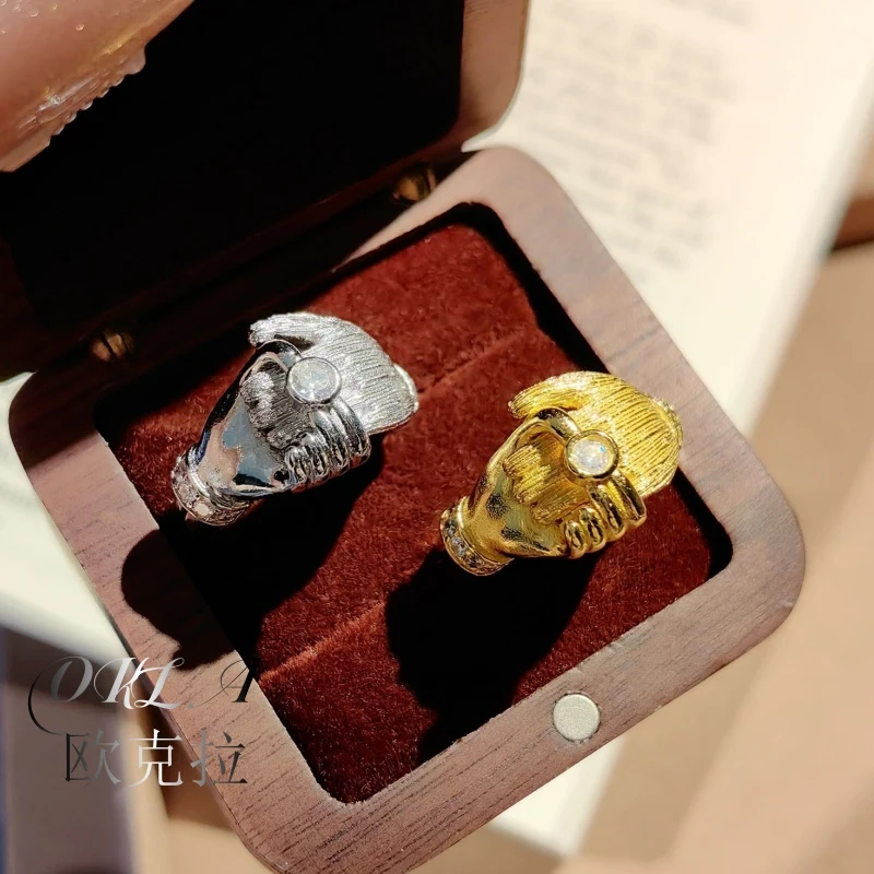 

2025 New Embrace Hand In Hand Ring Couple Pair Ring Creative Niche Design Brushed Handshake Stacked Valentine's Day Gift