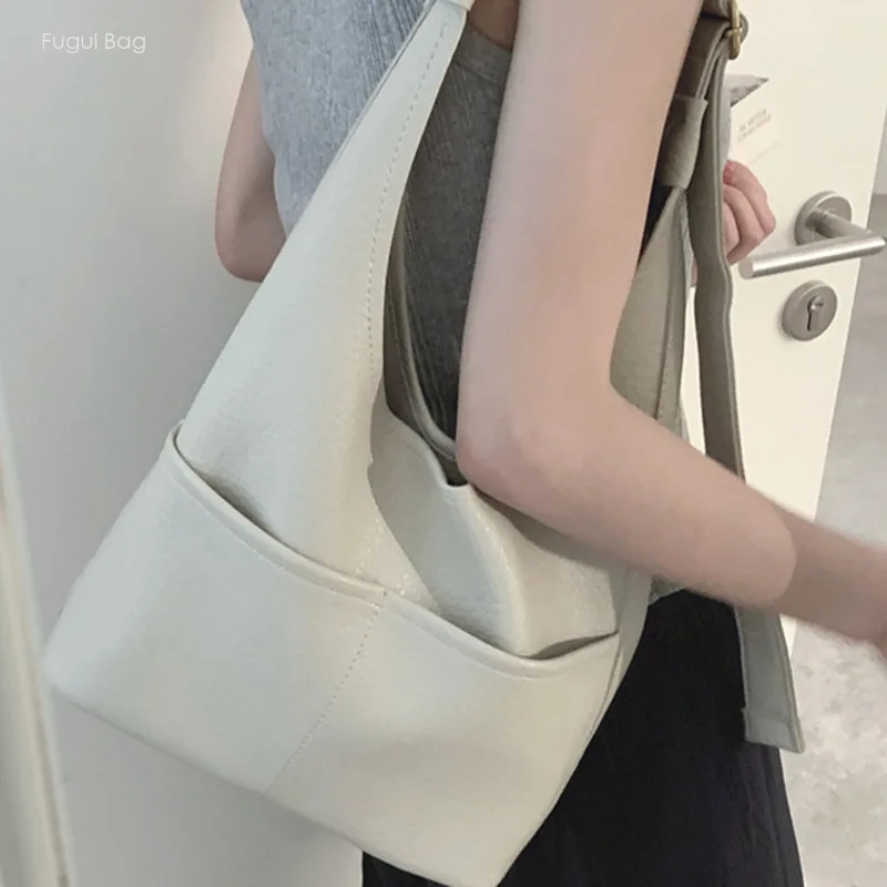 Shoulder Bag Women's Handbag Retro High-end Commuting Large Capacity Underarm New Soft Faced Handbag Multifunctional