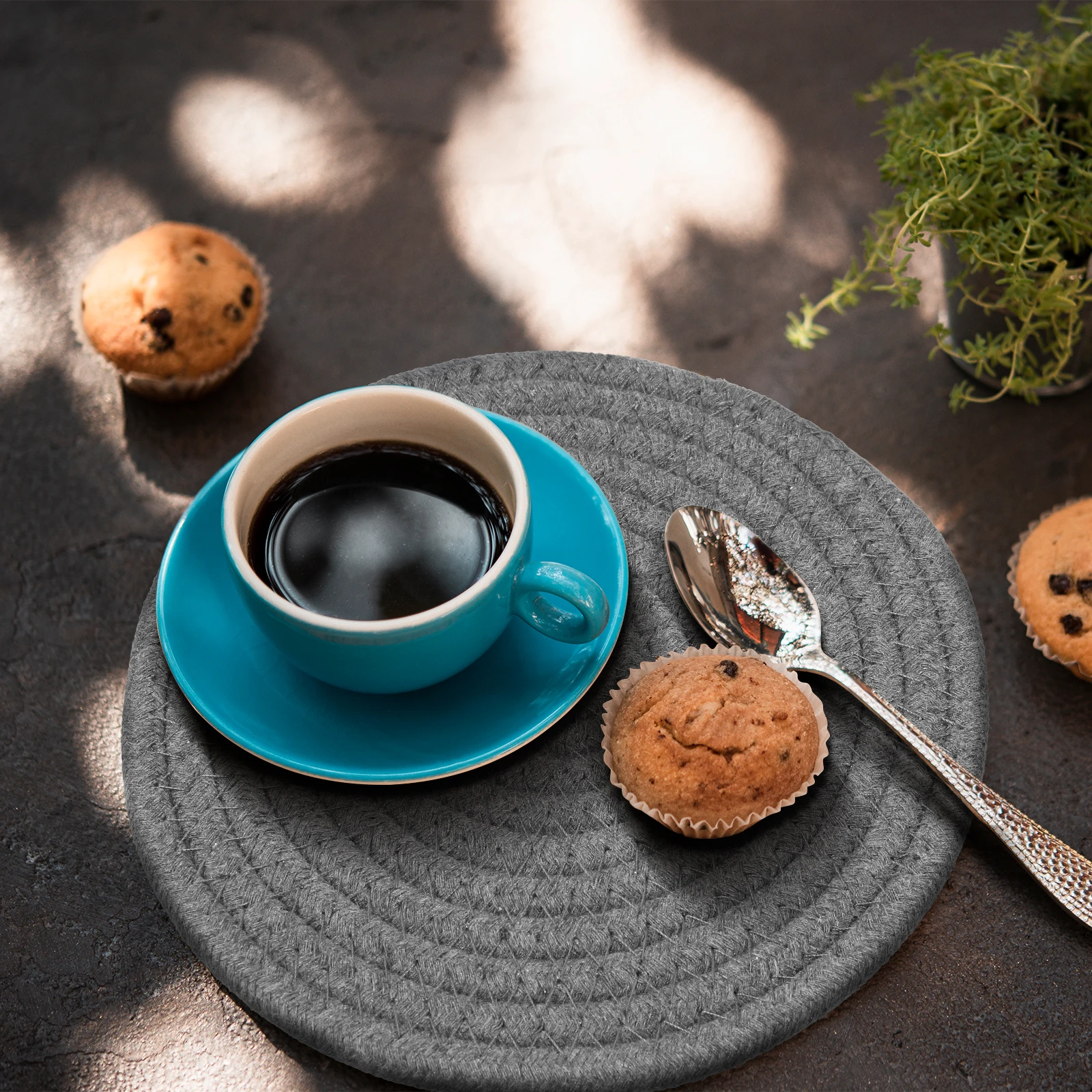 

1 set 5 Pieces Deep Gray Cotton Rope Placemats Set Round Woven Coasters Kitchen Hot Pads Tabletop Protector Sturdy Braided Mats