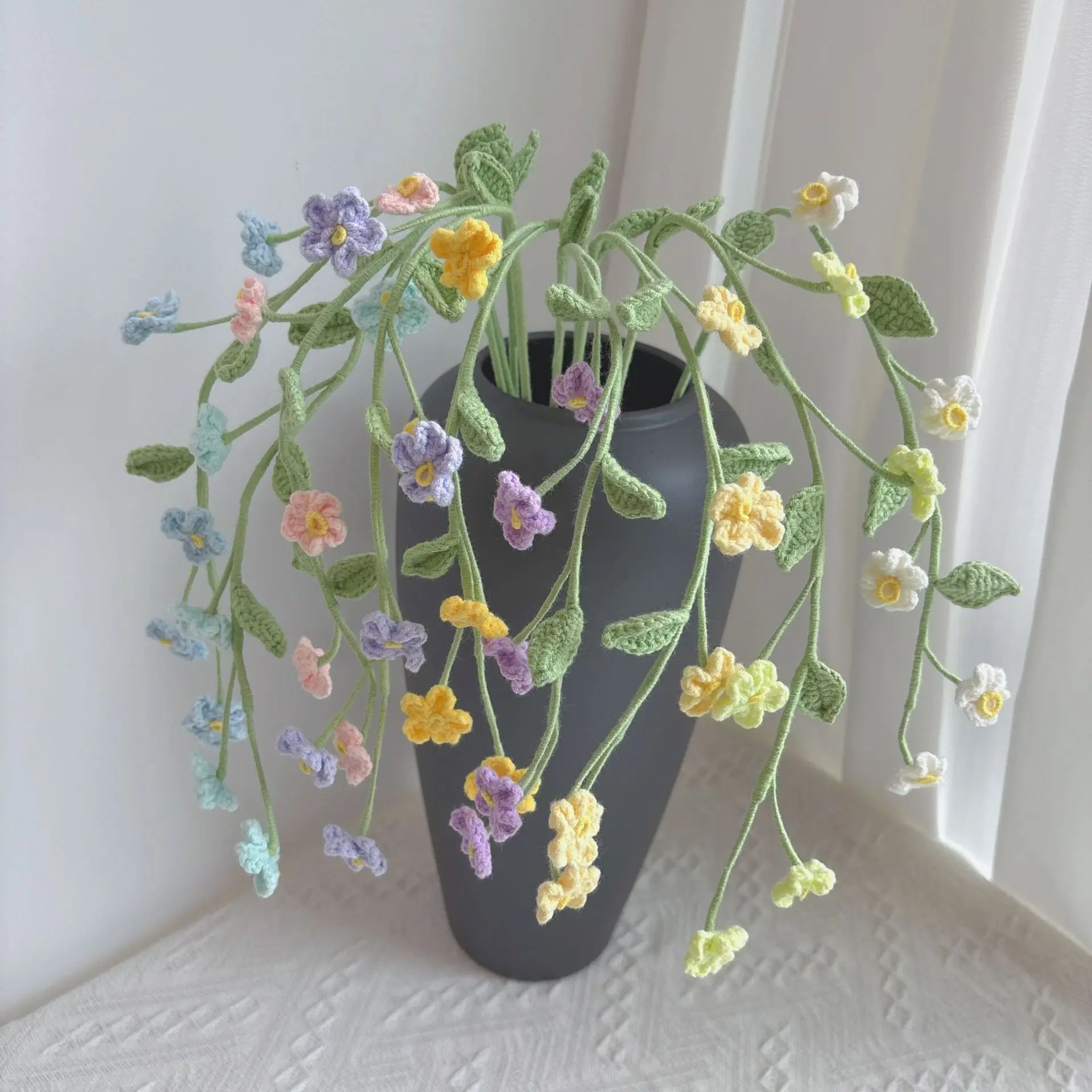 Niedliche gehäkelte Blumenzweige, handgewebter Blumenstrauß, kreativer künstlicher Blumenstrauß, Dekoration, Raumdekoration, Fotorequisiten – Detail 1