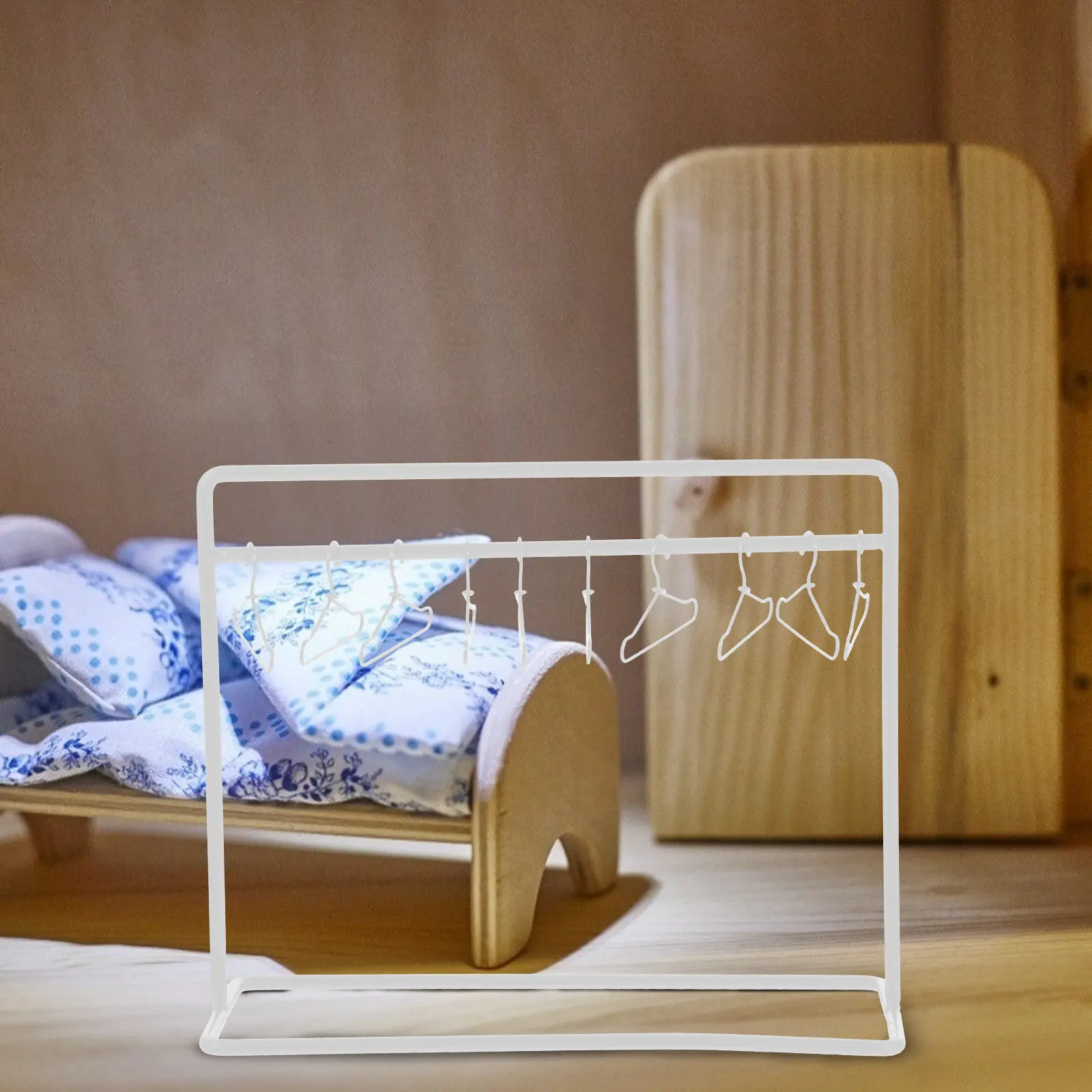 1Set Mini Clothing Hangers for Dollhouse Miniature Furniture Sturdy Metal Dollhouse Clothes Rack Decorative Display for Kids
