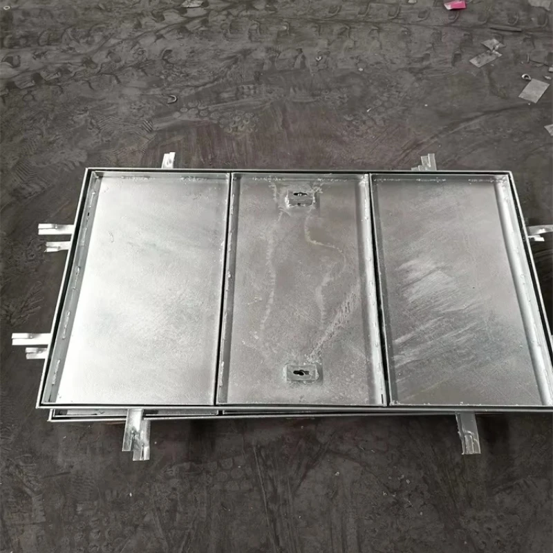 

Lightweight galvanized tray grille with flat groove cover