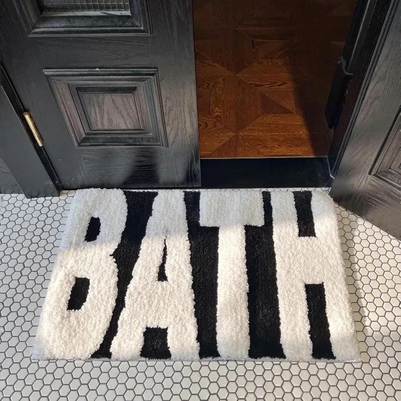 VIKAMA Trendy Black-And-White Letter Bath Mat Stain-Resistant And Dirt-Repellent Home Bathroom Decorative Floor Mat