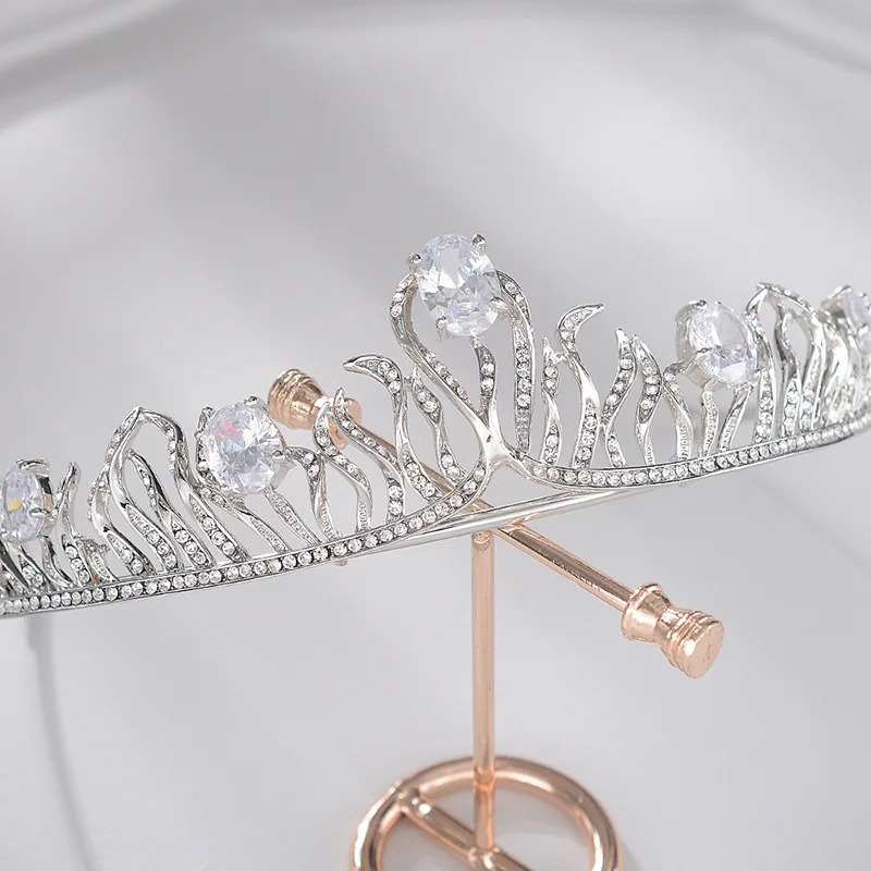 Acessórios de cabelo de casamento elegantes: tiara de noiva e faixa de cabeça com decorações de zircônia