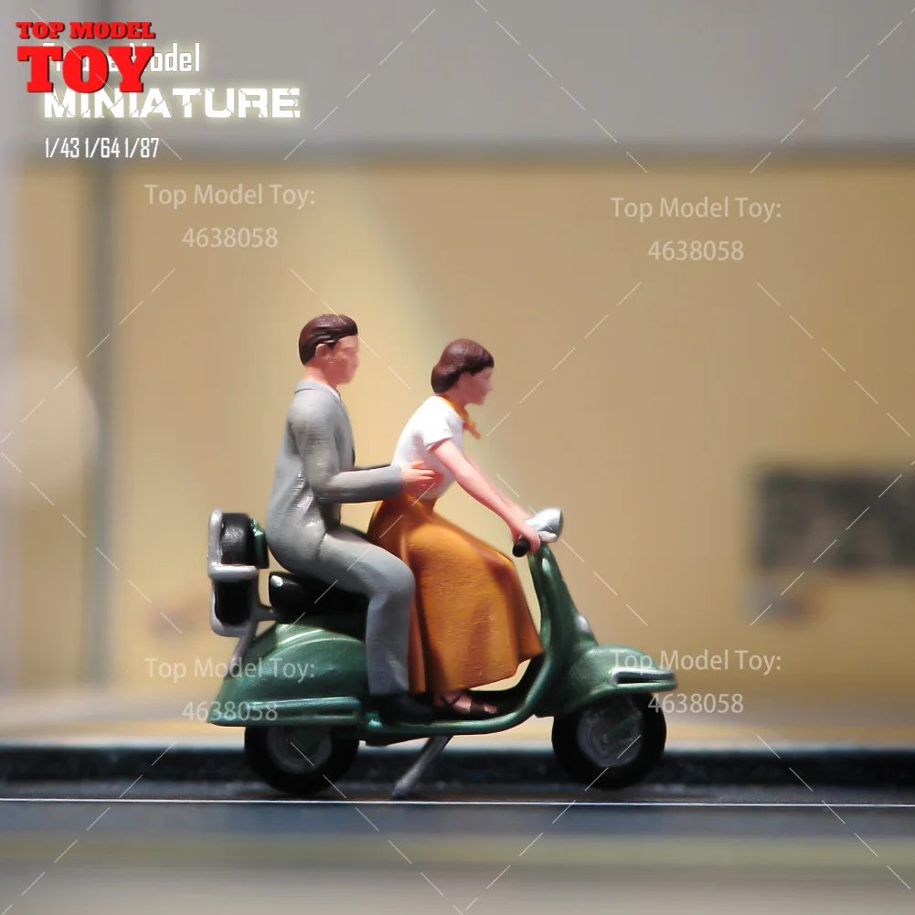 Painted Miniatures 1/64 1/43 1/87 Couples Riding Electric Bike Female Male Scene Figure Dolls Unpainted Model For Cars Vehicles