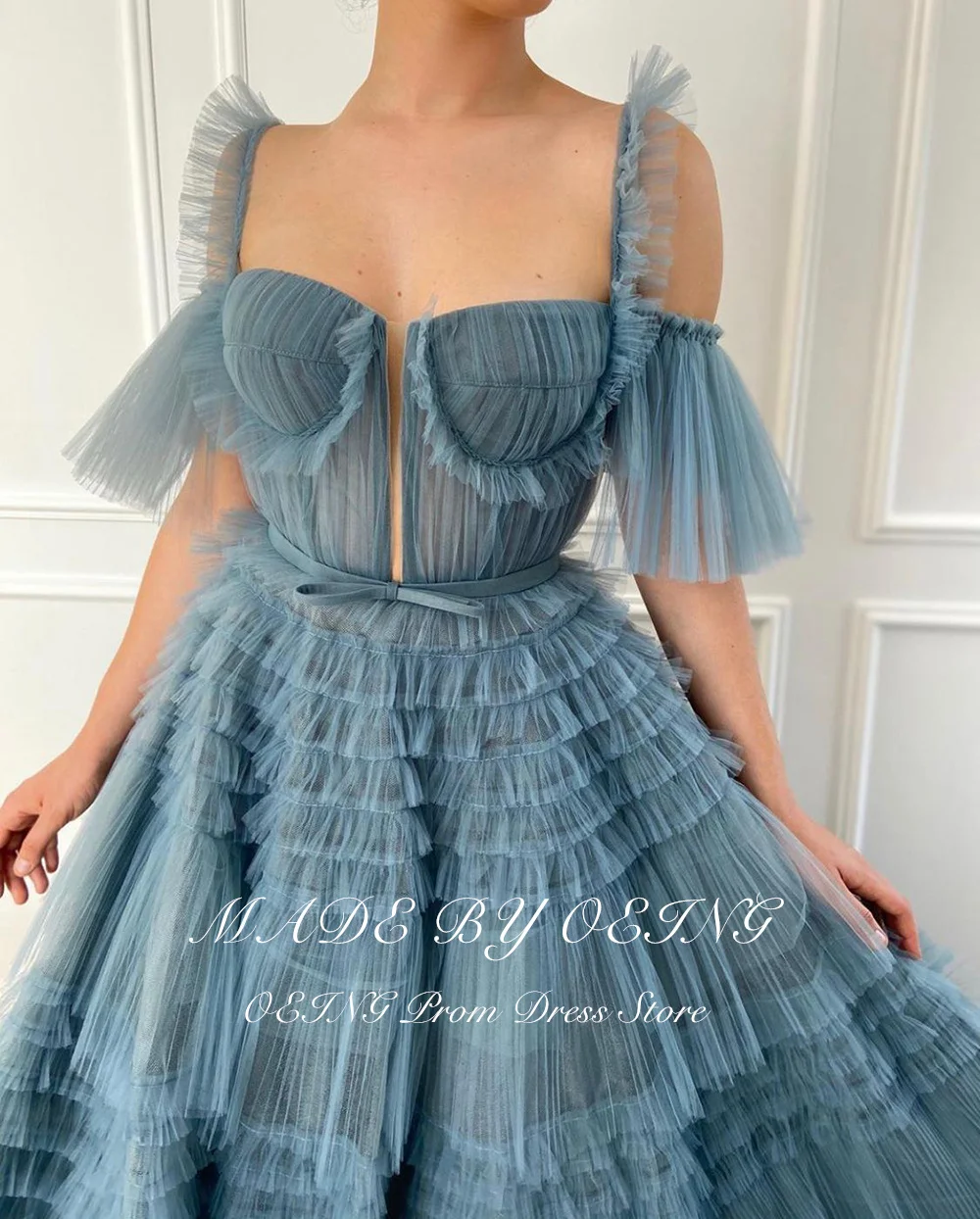 OEING Dusty Blue Ruffled Tulle Tiered Evening Dresses Off Shoulder Sleeves Long A Line Floor Length Prom Gowns فساتين مناسبة رسم