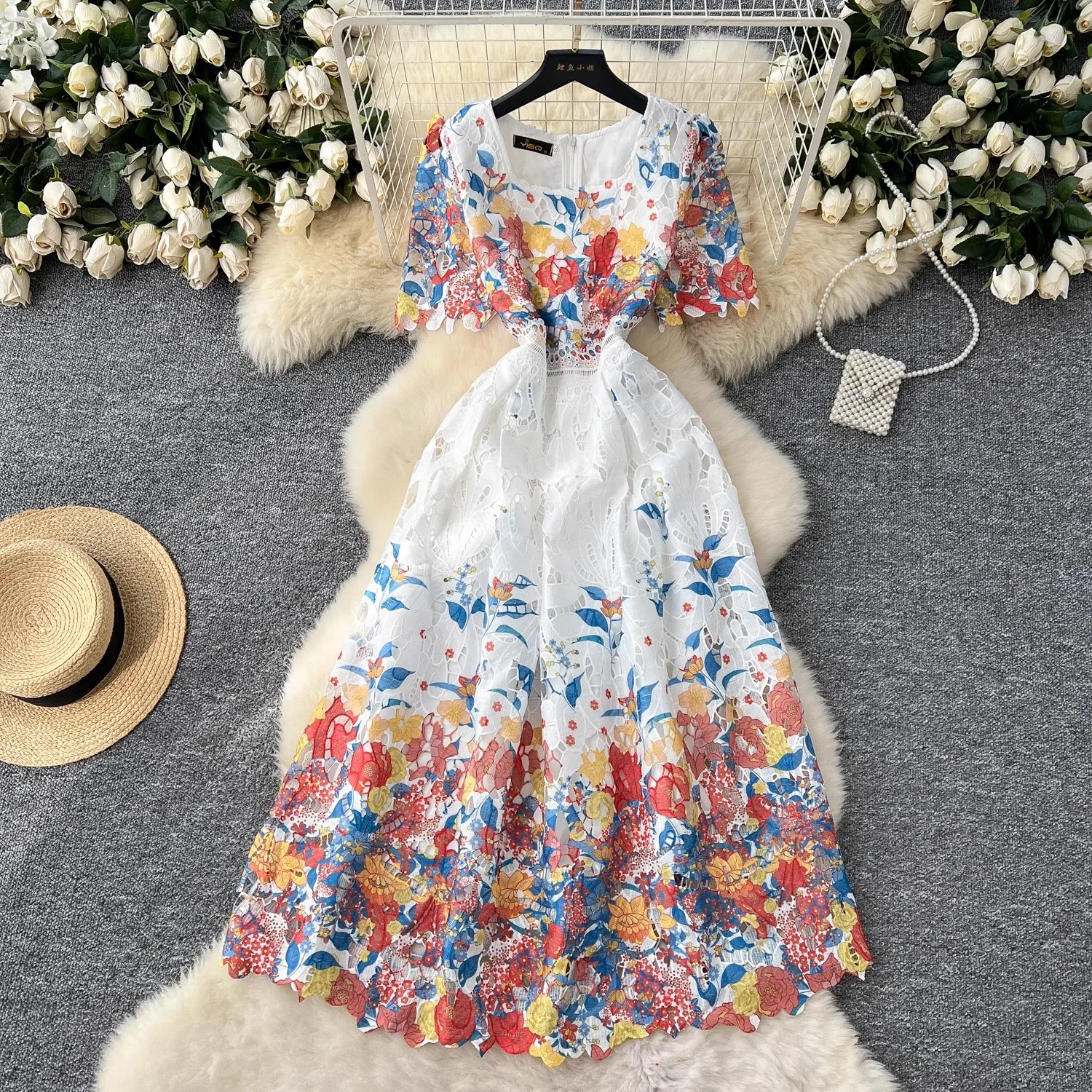 

Summer Gorgeous Flower Embroidery Hollow Out Lace Dress Women O Neck Short Sleeve Floral Zipper Slim High Waist Holiday Vestidos