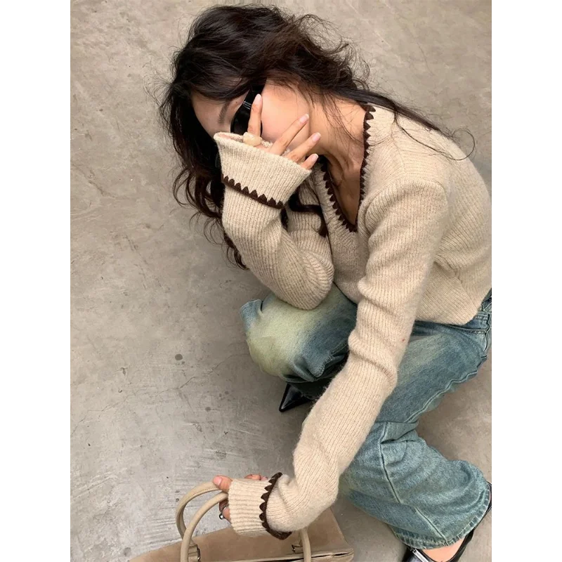 French Elegant Contrast Color V Neck Knitted Sweater Women Autumn Winter Slim Fit Retro Base Layer