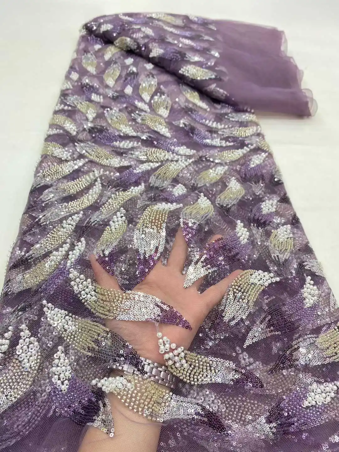 Nieuwe collectie zware kralen pailletten Afrikaanse kant stof 2025, hoge kwaliteit handgemaakte kralen Franse kant stof voor jurk