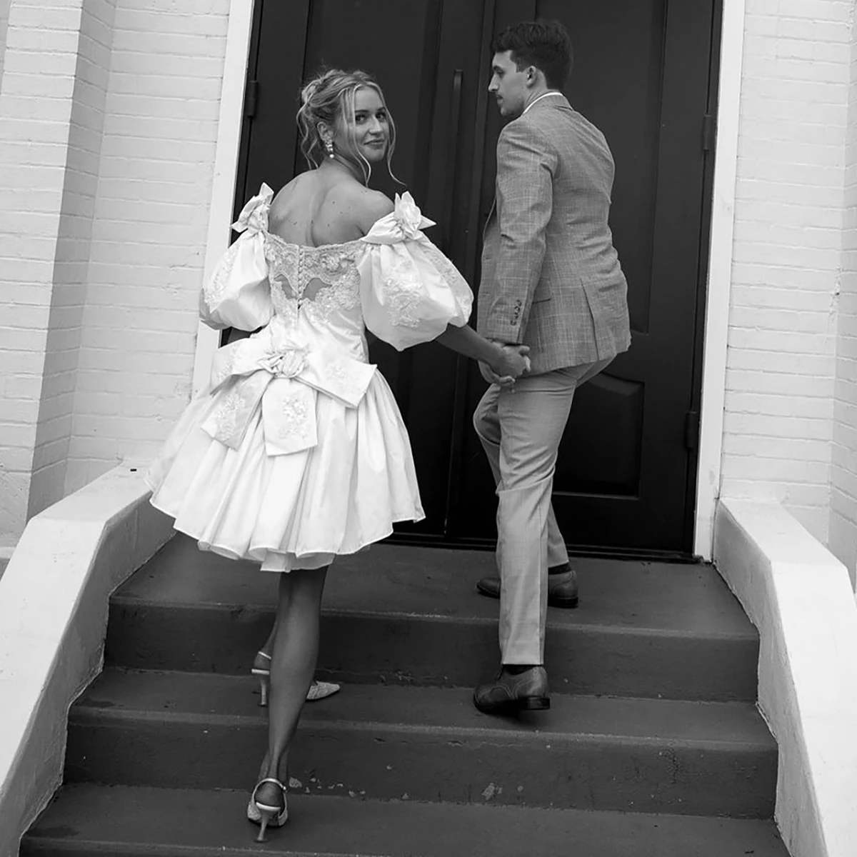 Short Vintage Puff Sleeves Shining Beading Satin Bridal Gowns Customized Off Shoulder Buttons Lace Back Bow Wedding Party Dress