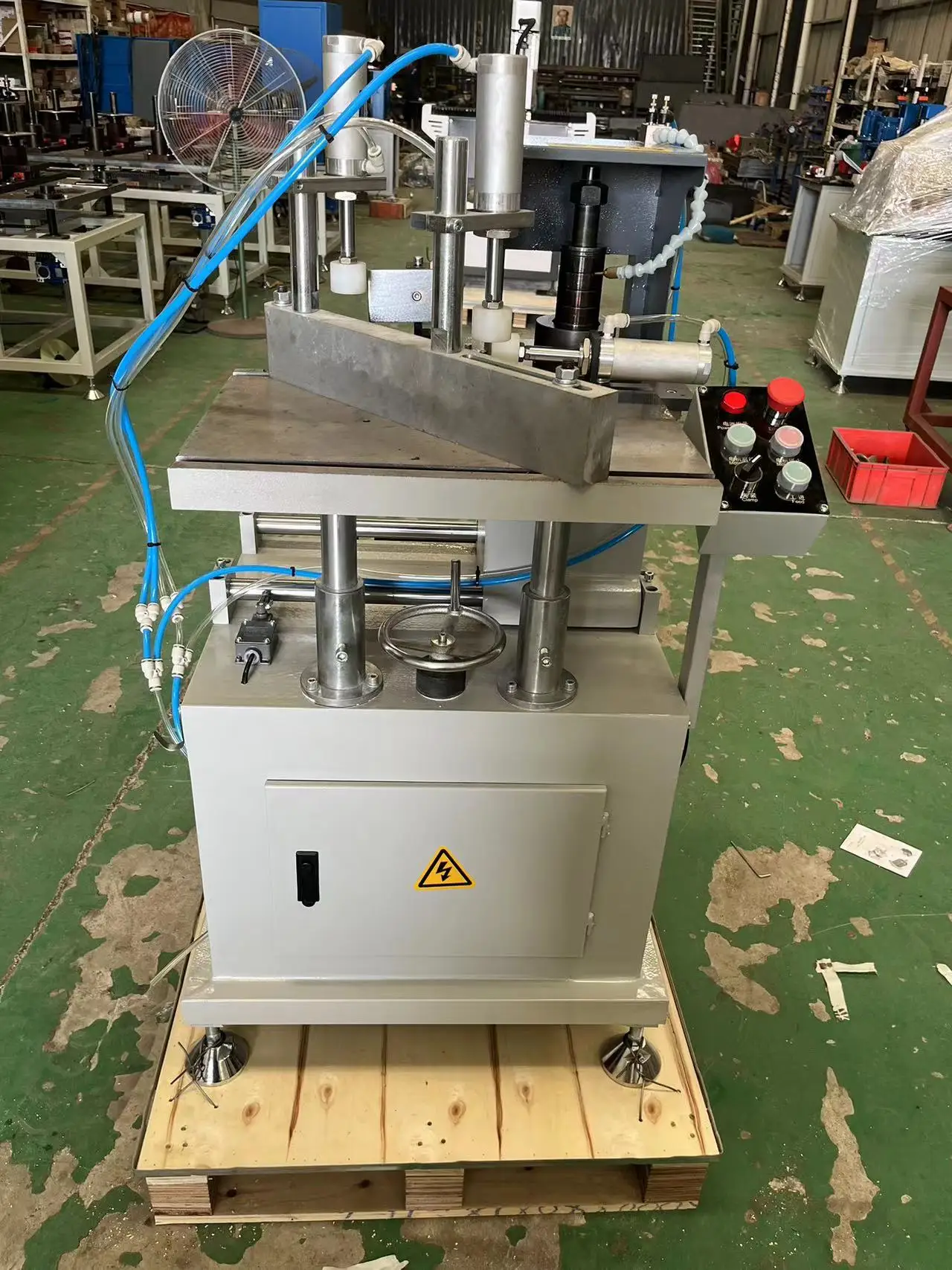 Multi Functional Precision Cutting Aluminum Profile Small End Milling Machine for Aluminum-plastic Doors and Windows Processing