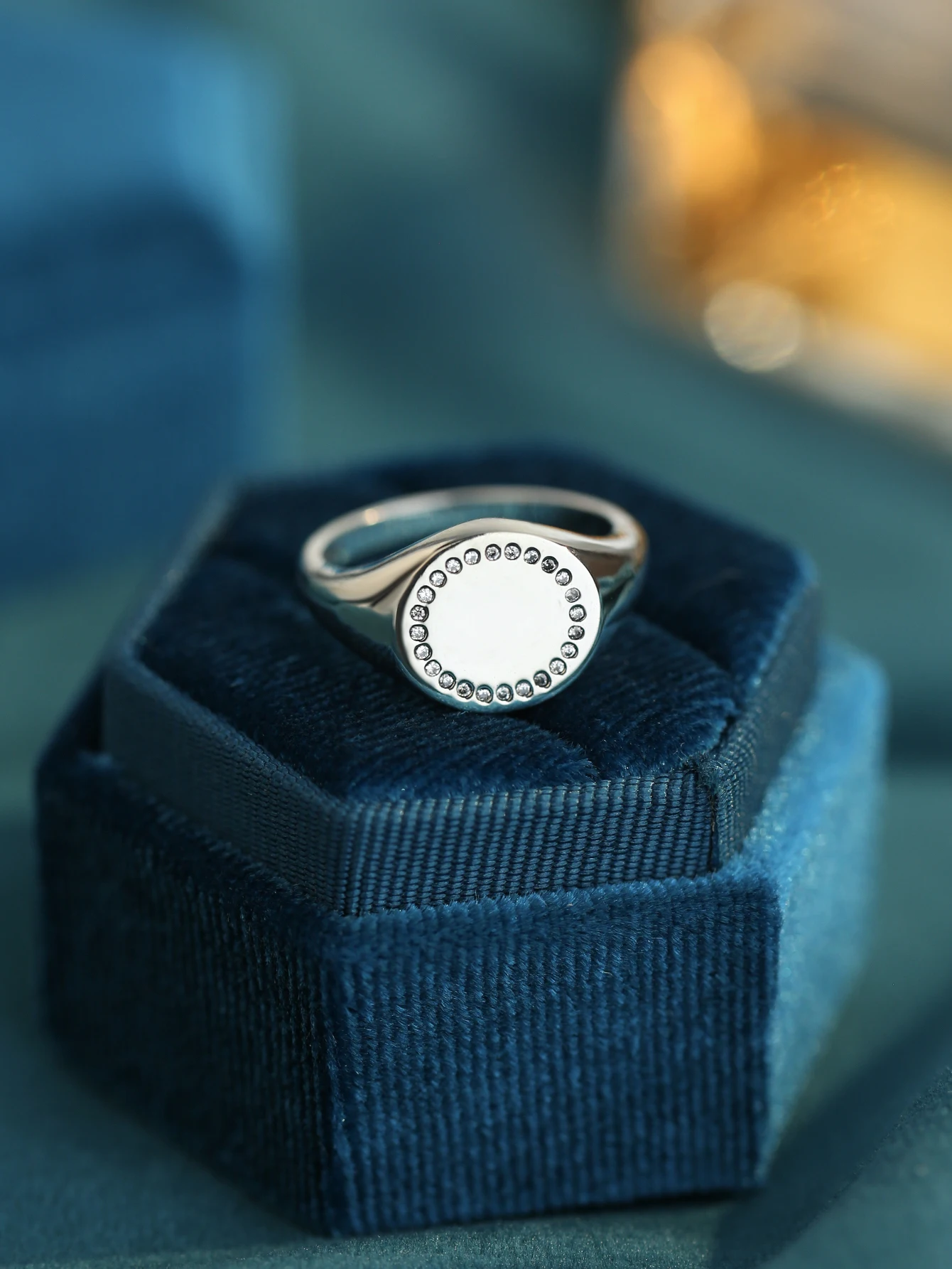 

A 925 sterling silver ring with diamonds, exceptionally bright, a perfect holiday gift.