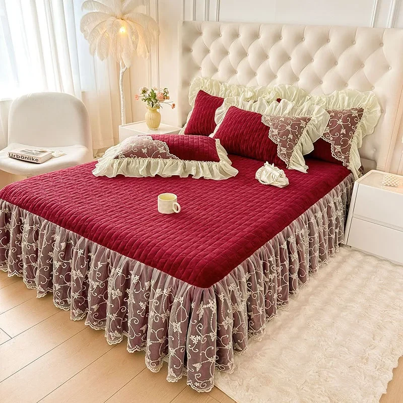 

3 Pcs Luxury Warm Bed Skirt Pure Colour Romantic Bedspread on The Bed Thicken Cotton Bedspreads Queen King Size Bedding Set