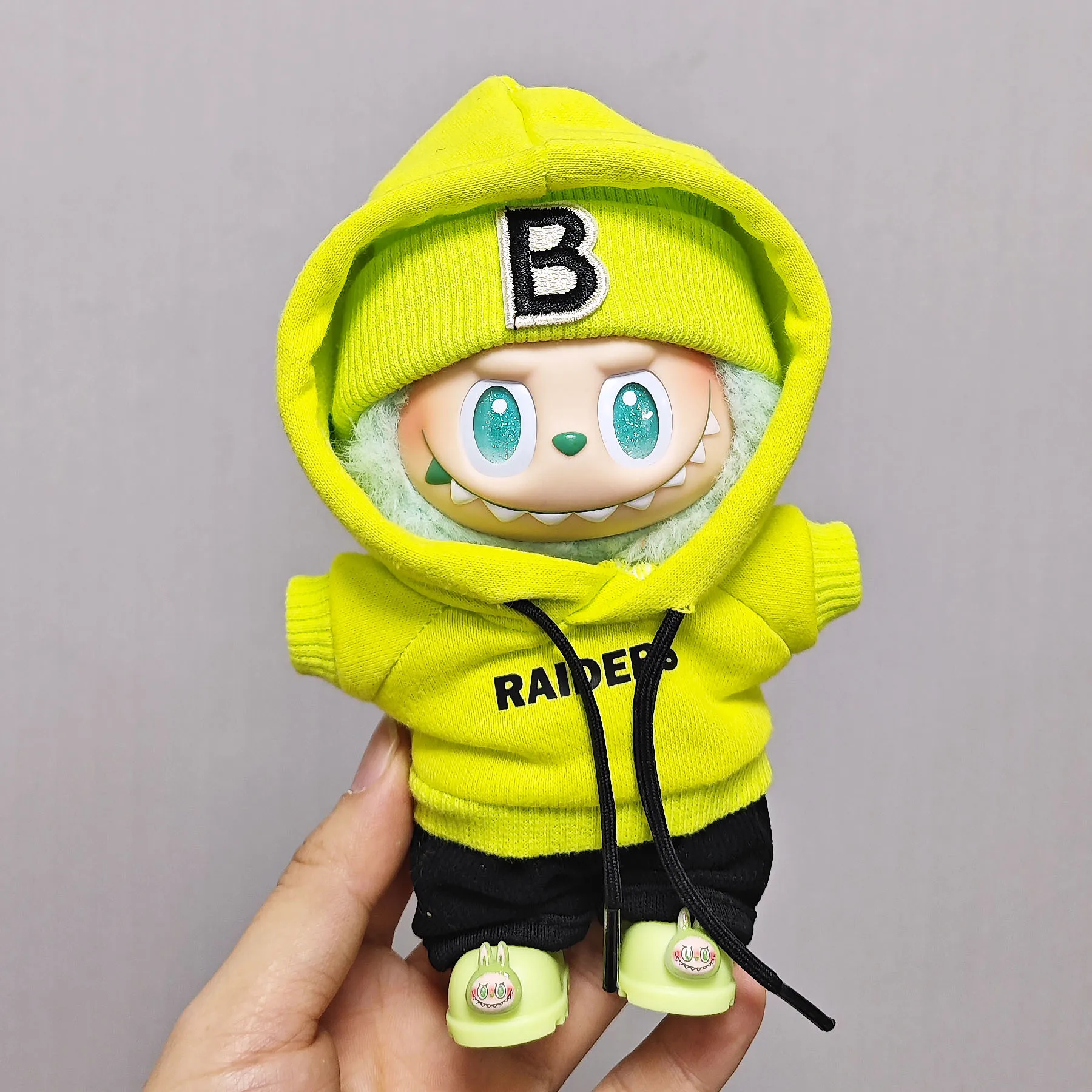 

Одежда для кукол Labbu, последняя модная флуоресцентная цветная зимняя толстовка с капюшоном, лыжный комплект, шапка, украшение для лыжной доски, подарок 17 см