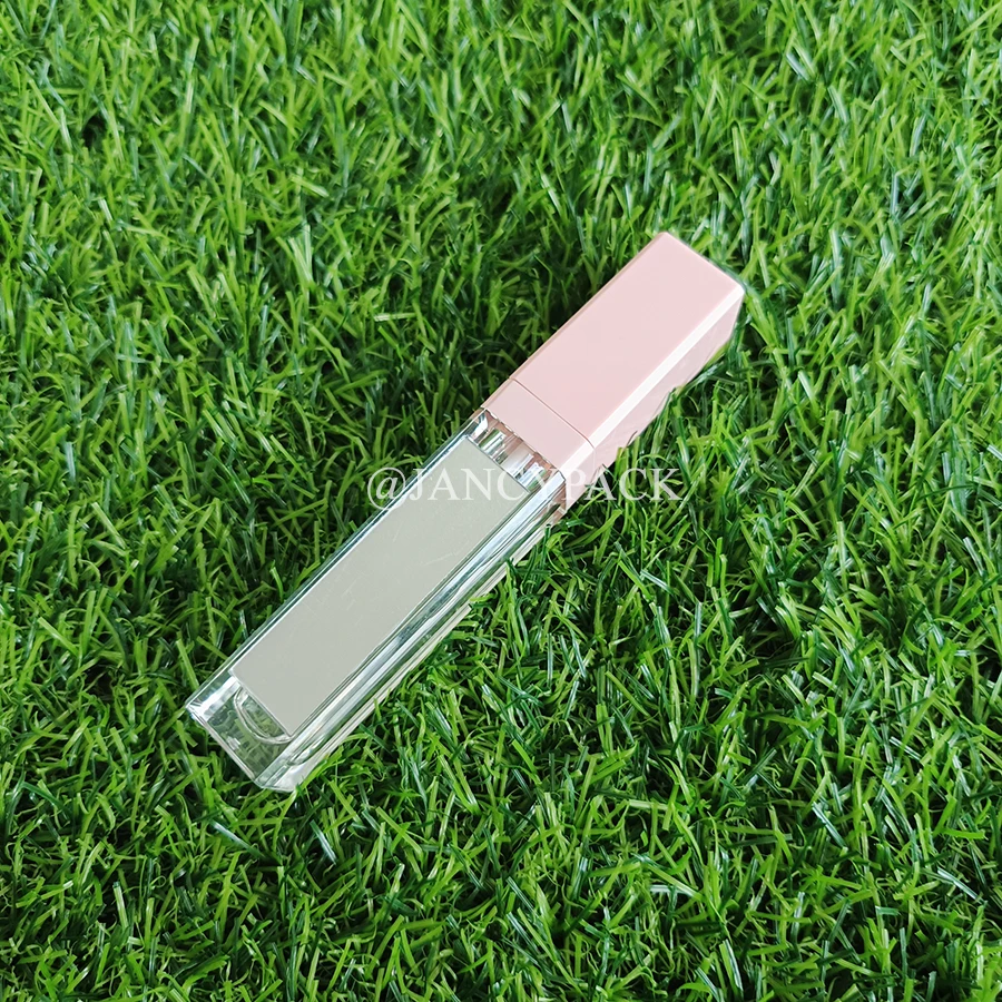 หลอดลิปกลอสใสขนาด 7 มล. สีดำชมพู พร้อมไฟ LED น่ารัก แบบ Private Label พร้อมแท่งทาสีทองเงินและกระจก