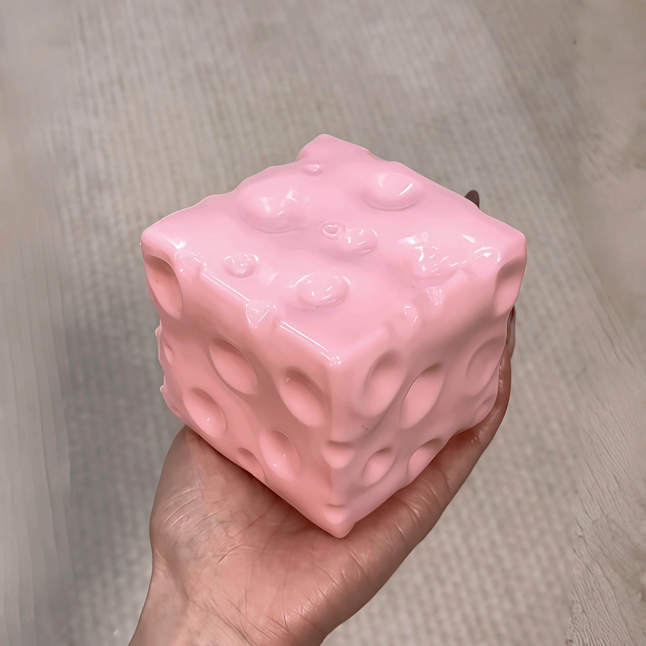Jumbo Käse-Würfel Stressball Großer Formbarer Käse-Squeeze-Ball Nicht-Springender Fidget-Spielzeug ASMR Sensorisches Anti-Stress-Spielzeug Geschenk