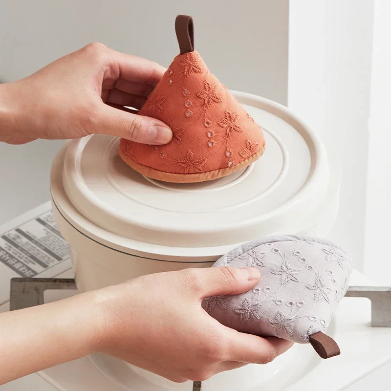 Kitchen Fabric Pot Cap Mini Oven Mitt Triangle Pot Cover Handle Anti-scalding Lid Casserole Microwave Heat Insulating Gloves