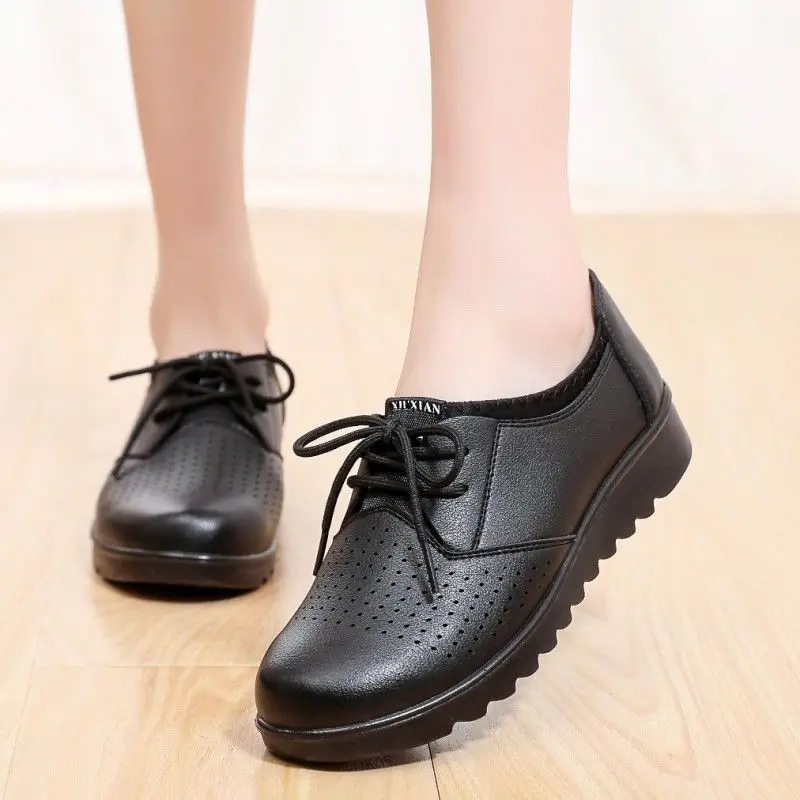 Sapatos Oxford preto sólido para mulheres, sapatilhas de couro com renda casual, mocassins de cozinha antiderrapantes, sapatos de trabalho feminino,