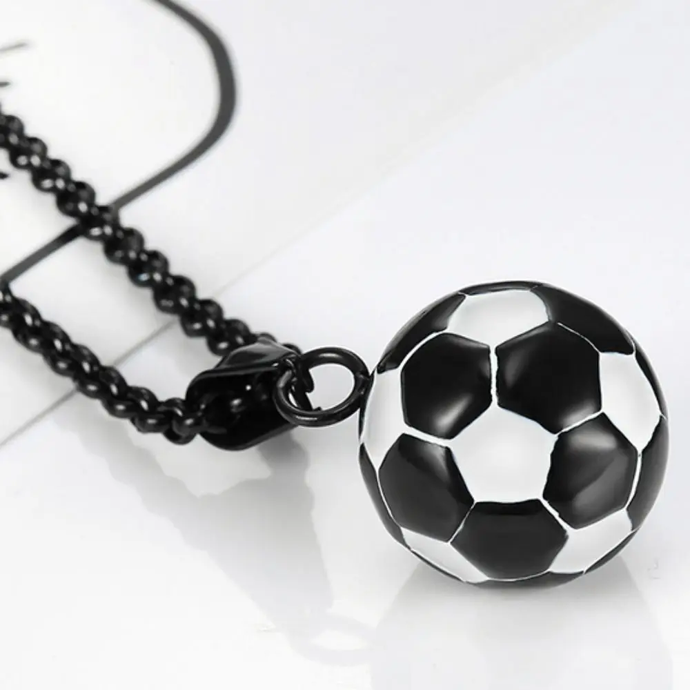 أزياء الفولاذ المقاوم للصدأ كرة القدم القلائد 3D كرة القدم شكل سحر قلادة الذهب والفضة الرياضة قلادة بنين فتاة