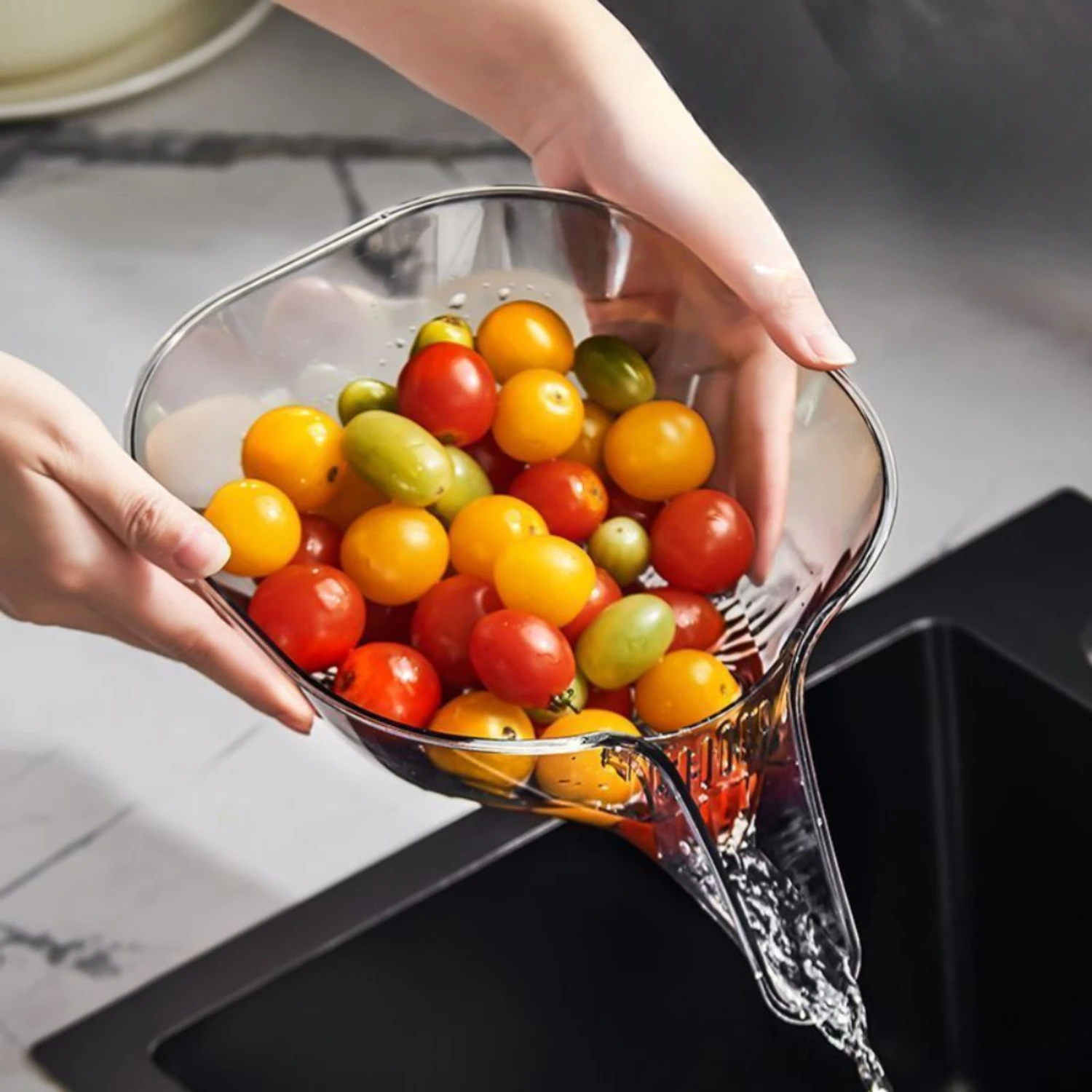 Transparent Multi-functional Drain Baskets - Innovative Kitchen Sink Strainer & Food Catcher - Effortless Fruit Rinser & Vegetab