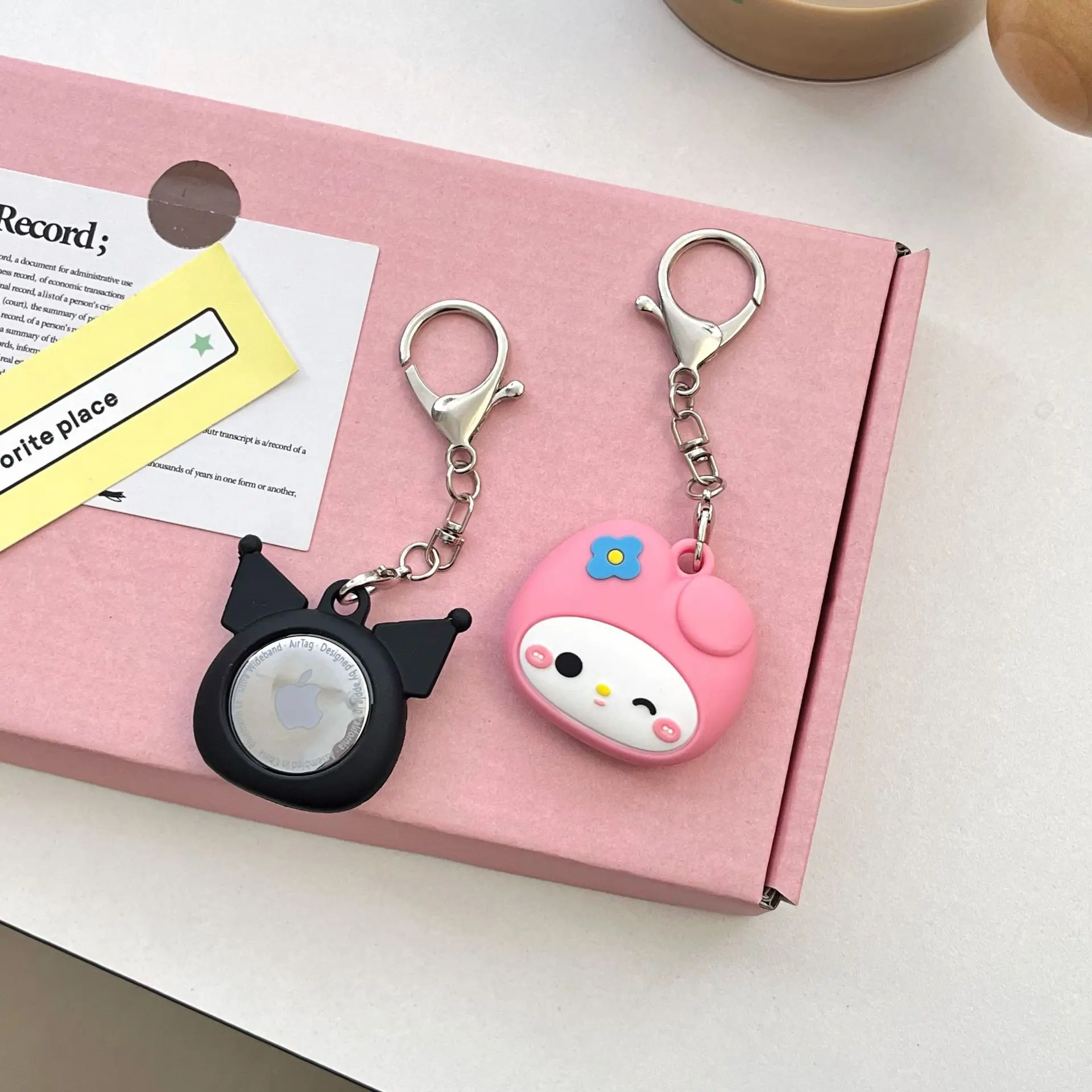 لحافظة Airtags، حافظة Hello Kitty المصنوعة من السيليكون المقاوم للصدمات، غطاء حماية مضاد للخدش، حافظة Airtag لسلسلة المفاتيح