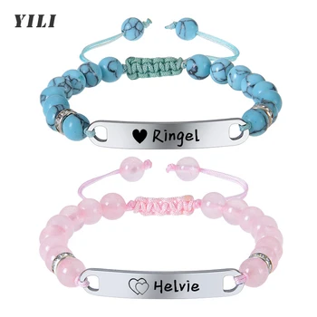 パーソナライズされたベビーバーブレスレット カスタムネームIDブレスレット 子供用 ピンククリスタルビーズブレスレット 彫刻子供の名前 男の子 女の子用