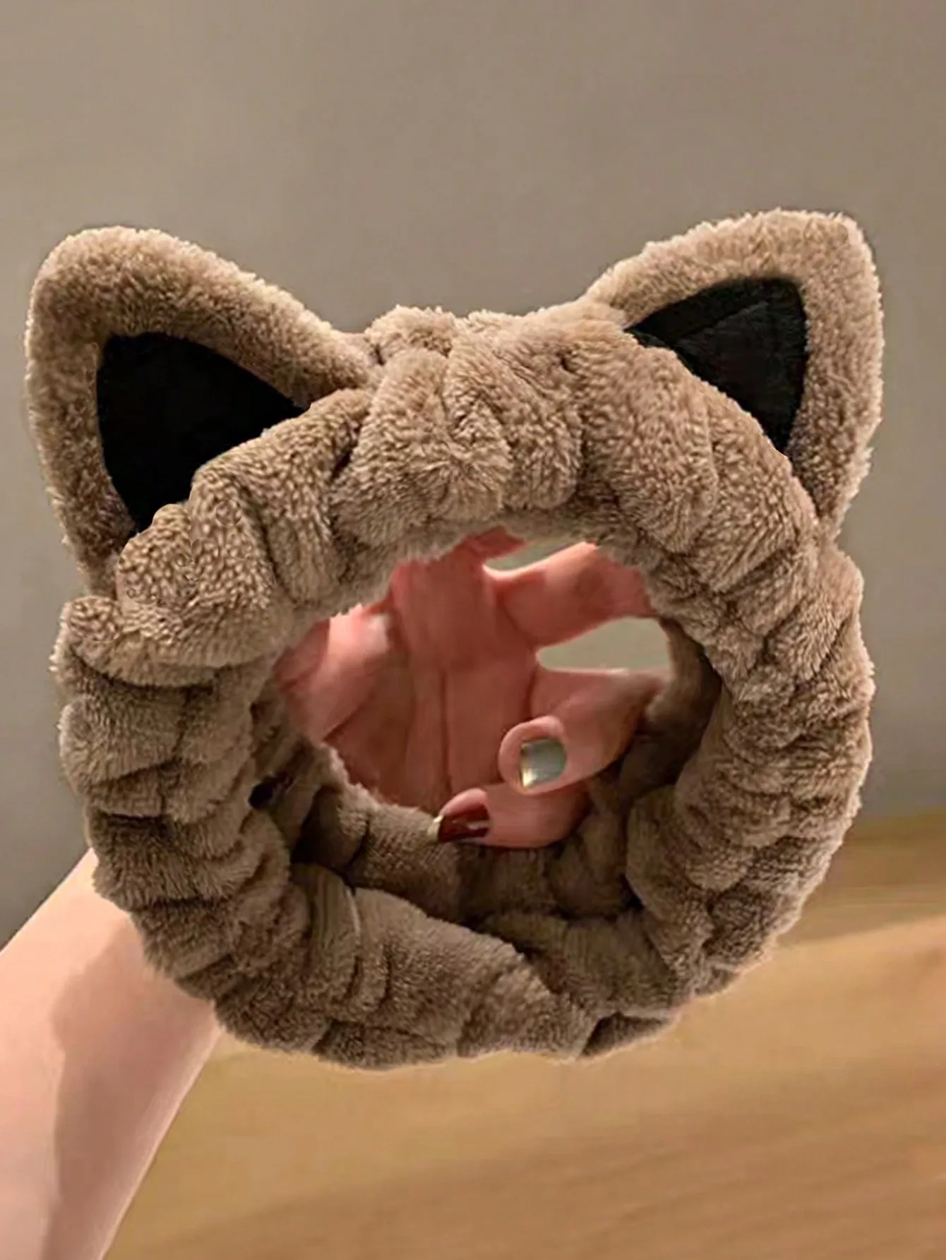 Neues braunes Korallen-Fleece-Katzenohr-Stirnband für Frauen, weiches, bequemes Haarband, niedliches modisches Haar-Accessoire für Make-up, Gesichtswäsche – Detail 1