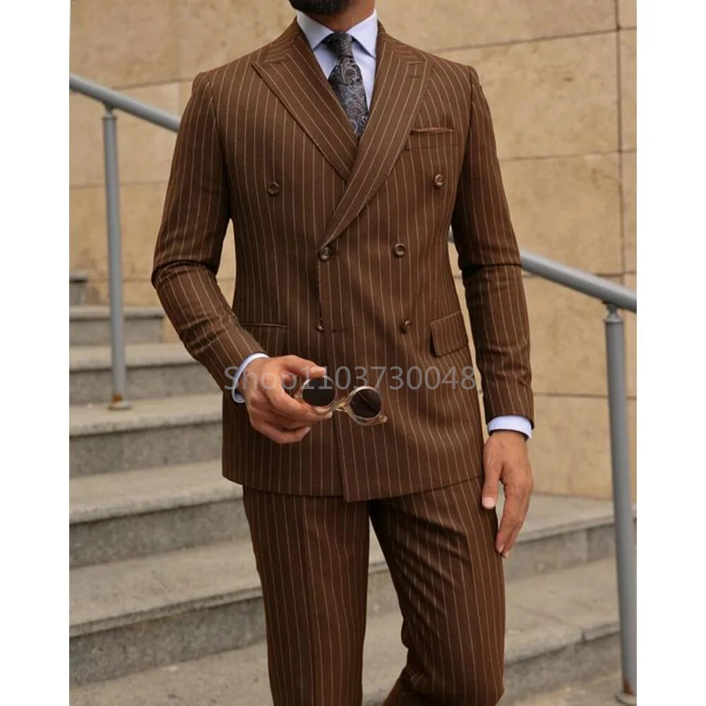 Brown/navy 2 pieces férfiak suits beállítása Csináltatás men's Alaki business/wedding suits Bérc Hajtóka Dublőz Hasas Blézer nadrágot számára Avatás