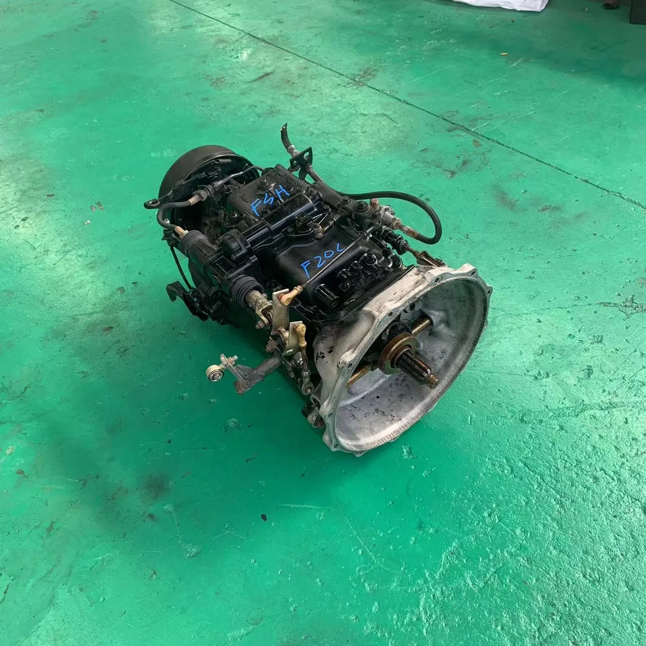 Produttore all'ingrosso vari modelli di trasmissione per auto F20C usata cambio per Hino