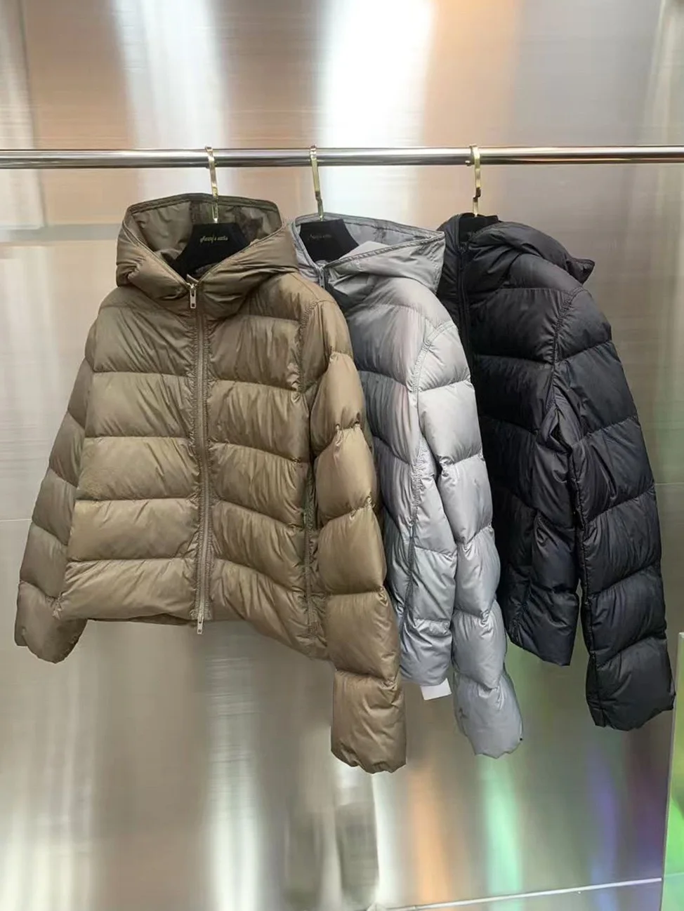 

Зимняя новинка: утепленная куртка-пуховик Breadape, теплая верхняя одежда, повседневная, белая, с наполнителем из пуха.