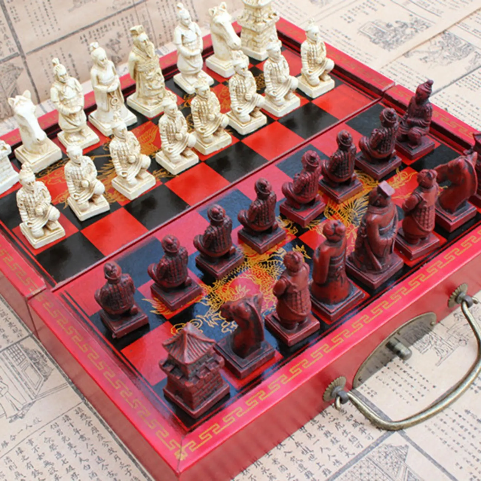 Handmade Retro Resin Chess Set with Folding Wooden Chess Board and 3 Carved Chess Pieces