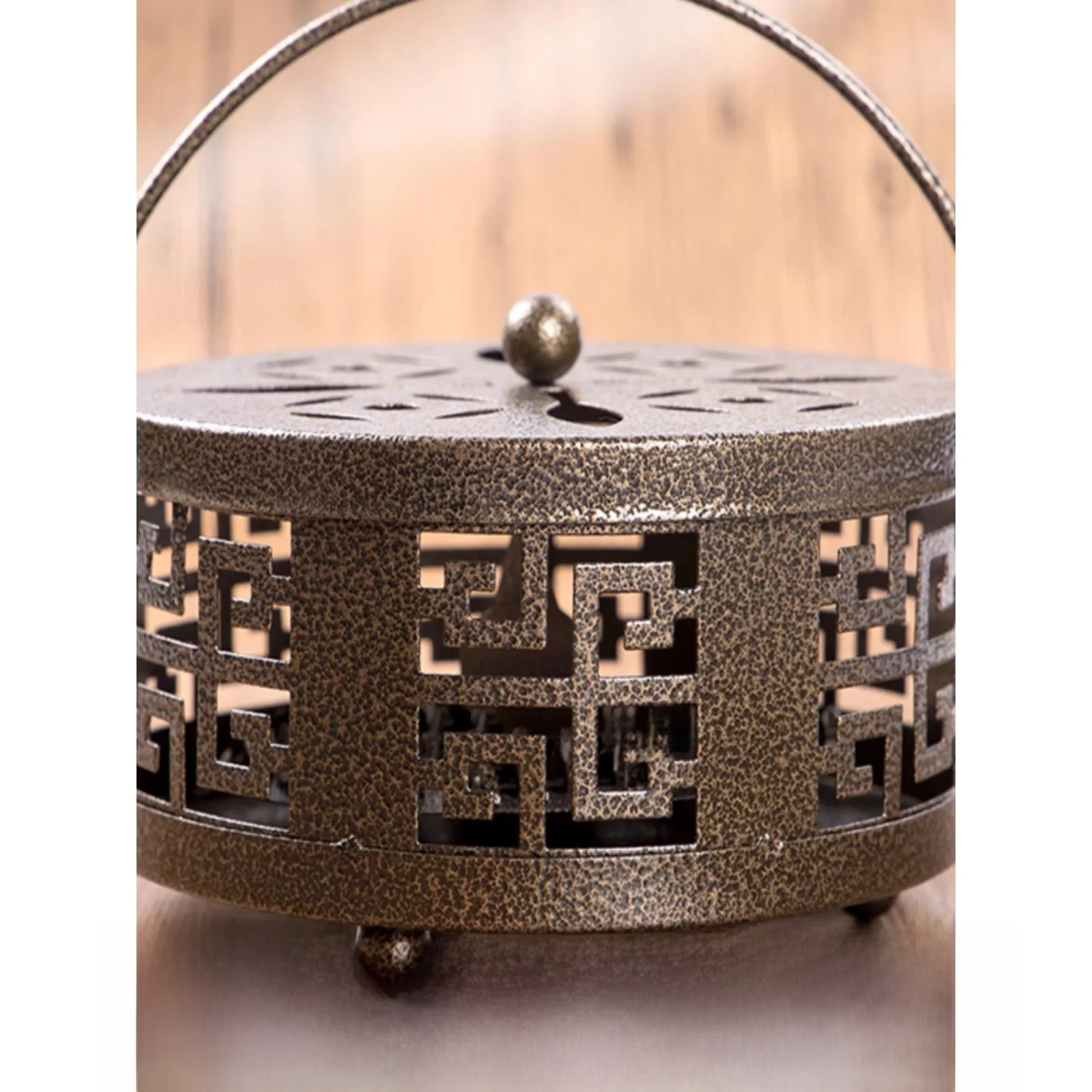 

Large Size Creative Mosquito Coil Holder with Lid Outdoor Home Use Fireproof Incense Burner Stand ential Oil Diffuser