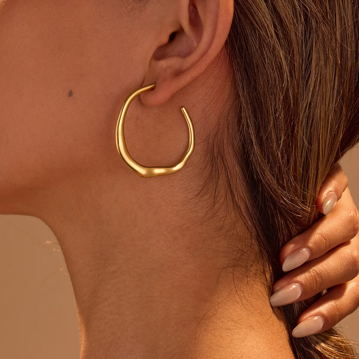 Irregular Textured C‑Hoop Earrings for Women Stainless Steel Open Huggie Hoop Earrings