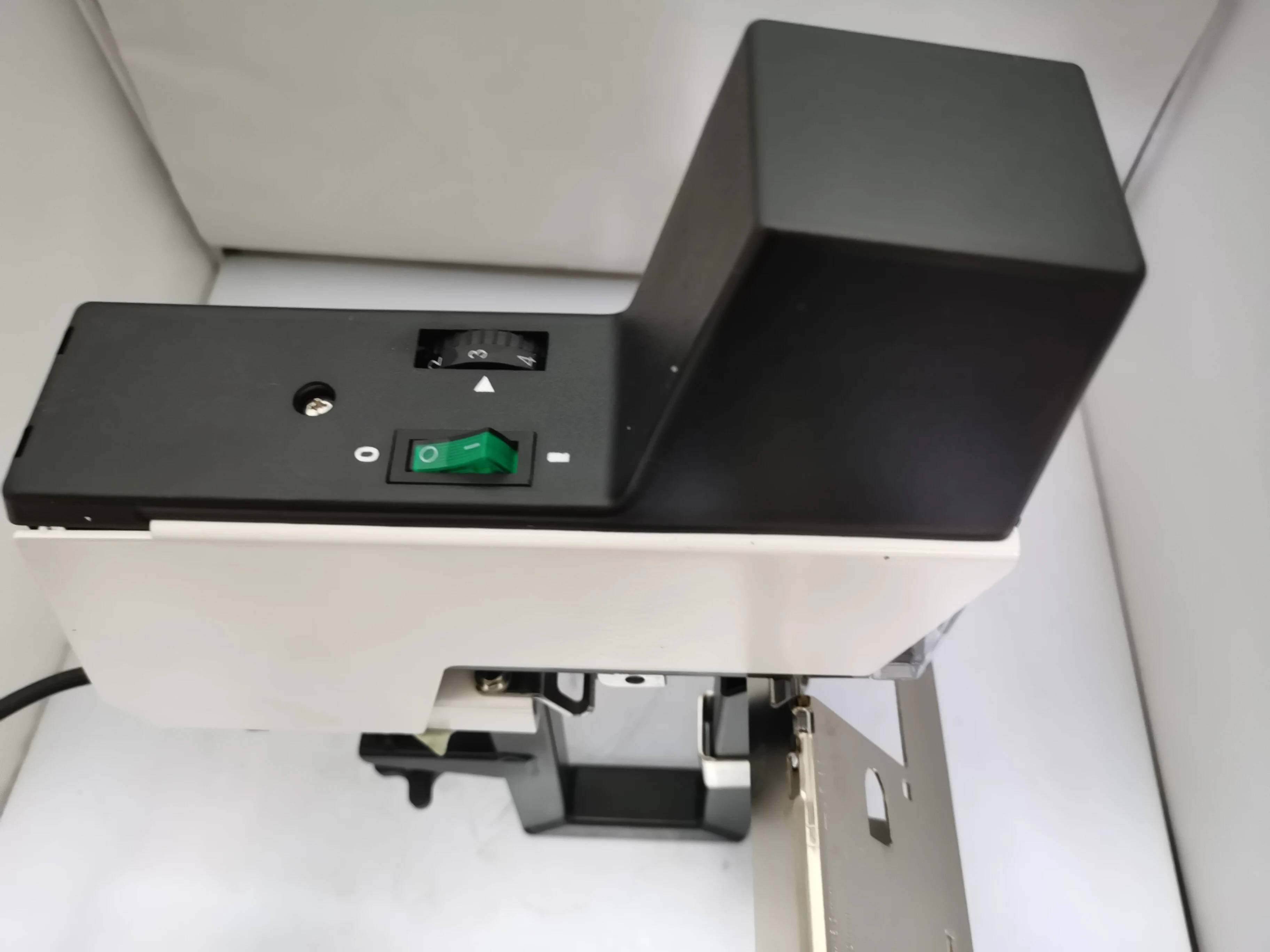 106 cucitrici a livello elettrico per carichi pesanti/cucitrici a sella, cucitrice doppia per carichi pesanti, punto sella, cucitrice automatica per file di carta