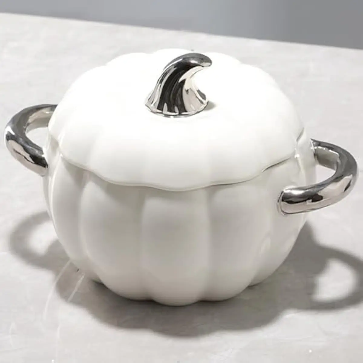 2L Pumpkin Ceramic Soup Bowl with Lid and Handle, Cute Halloween Thanksgiving Soup Tureen for Party Table Decor, Microwave Safe