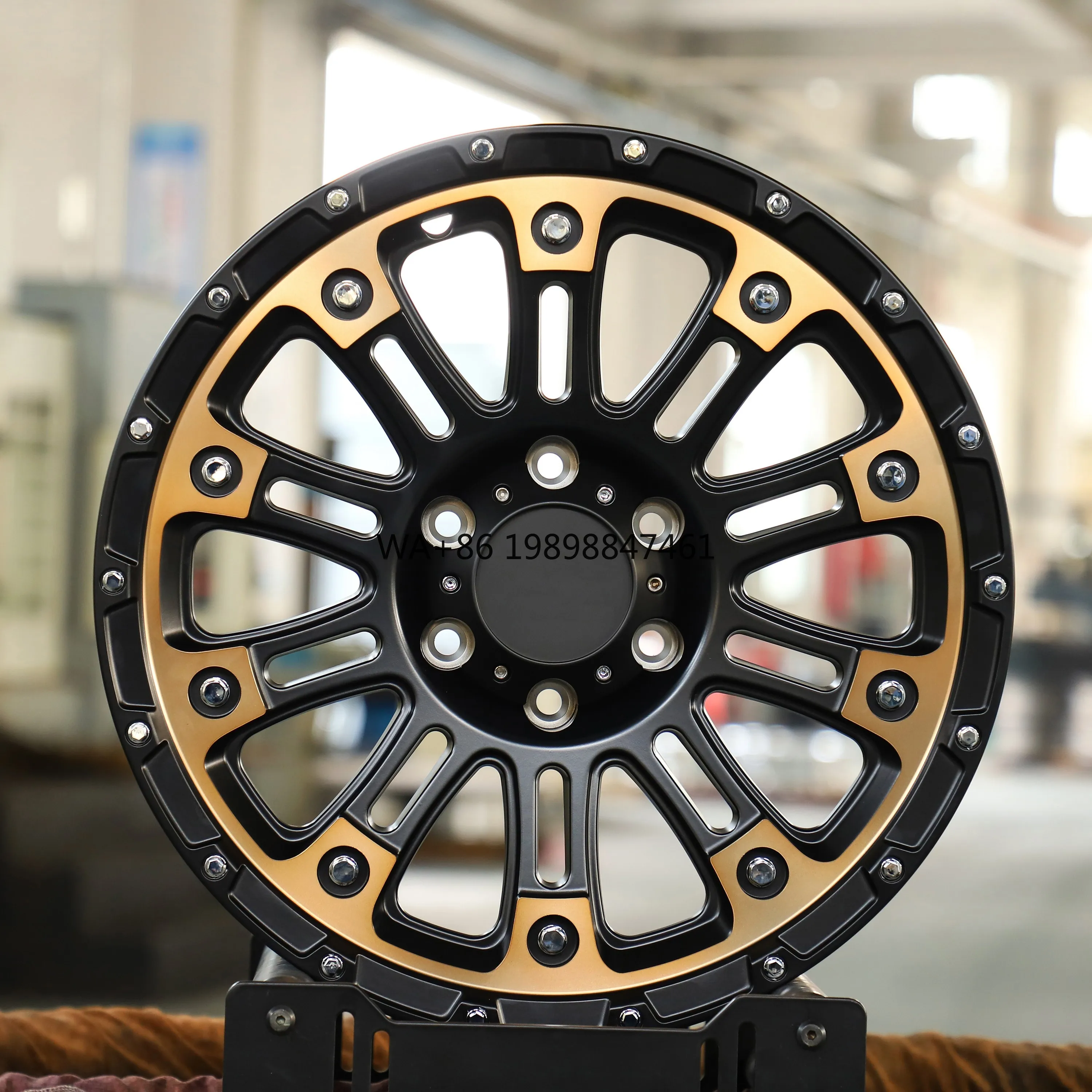

China Factory Direct New 18 Inch Beadlock Hot Selling Offroad Forged Alloy Wheel Rim in Gold and Matte Black