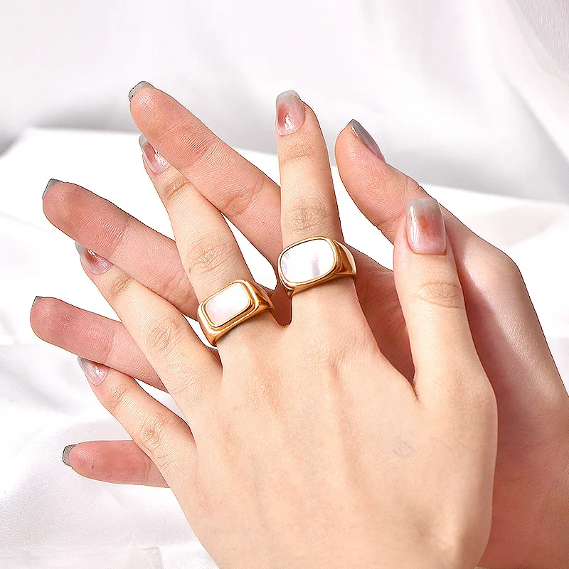 Designer Normcore Exaggerated Celi Style Gold Flat Ring Female Trendy Shell Same Style Ring