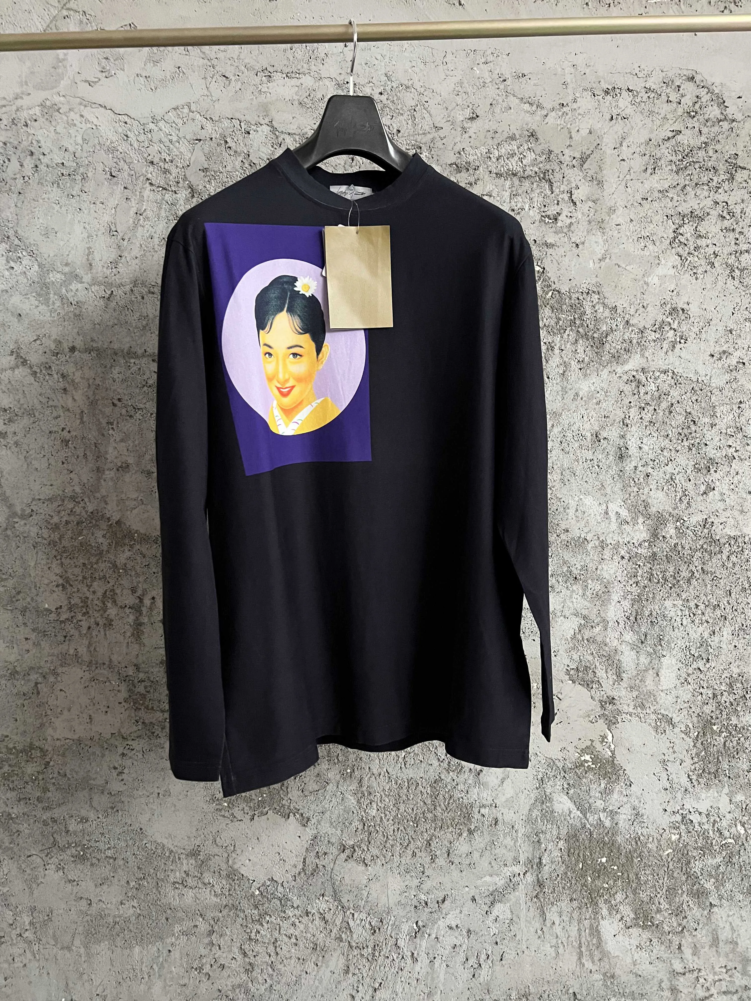 

Limited edition pure cotton round-neck T-shirt with Japanese short-sleeved shirt printing