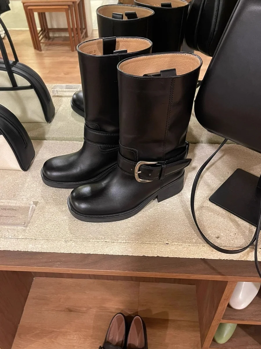 

Кожаная версия American Street Sle Широкий пояс Bule Knight Boots Квадратная головка Thi Heel Средние ботинки-трубы assland Travel...